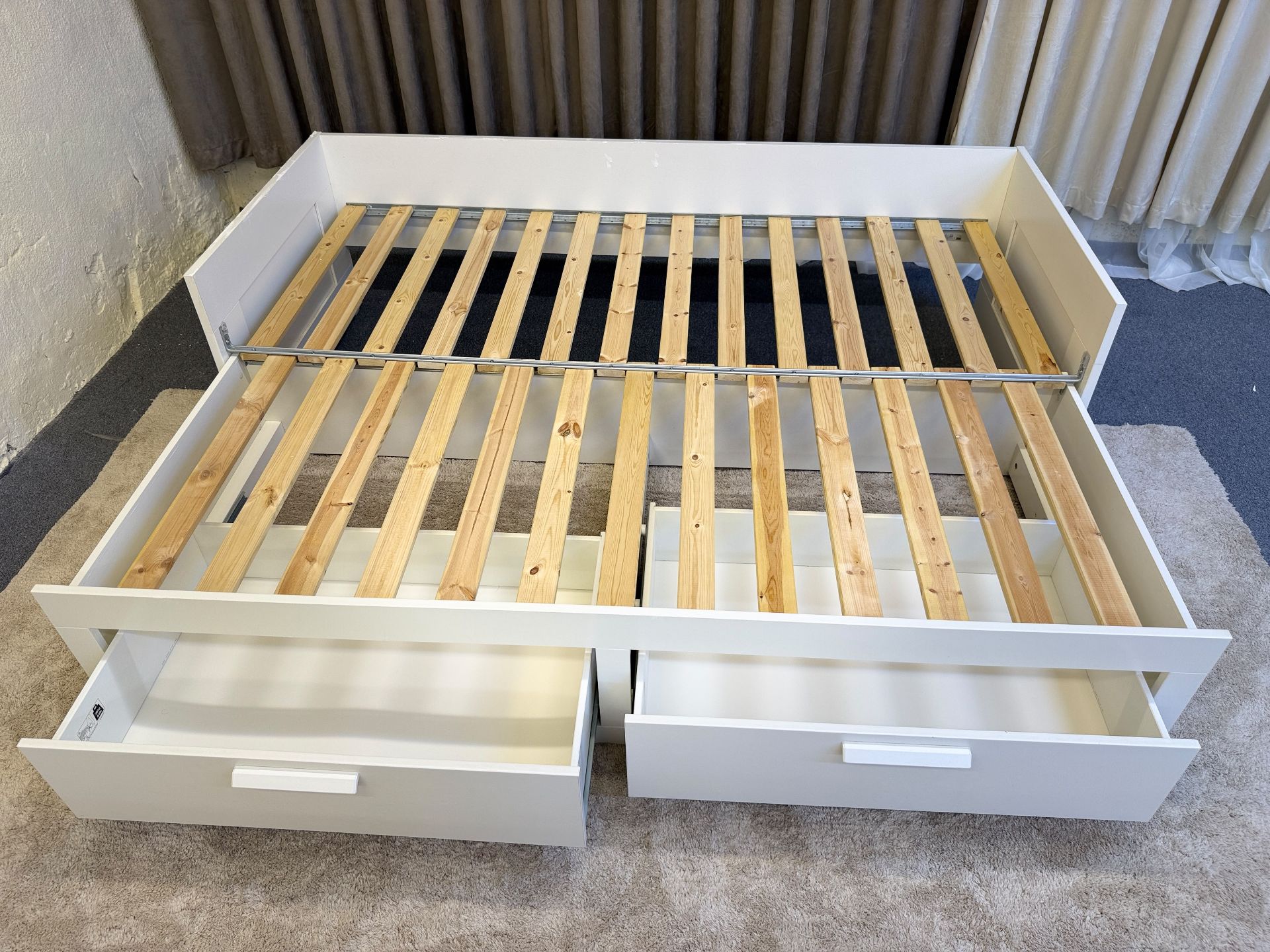 King size bed and day bed - Image 3