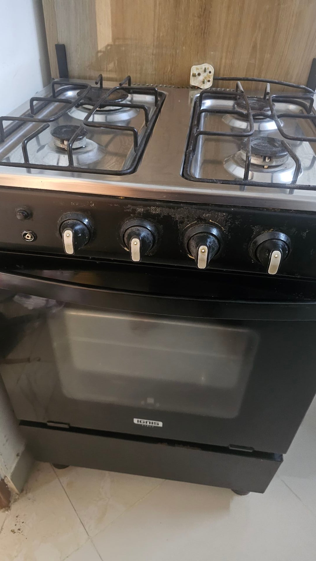 Used cooking range for sale in Wakra - Image 3