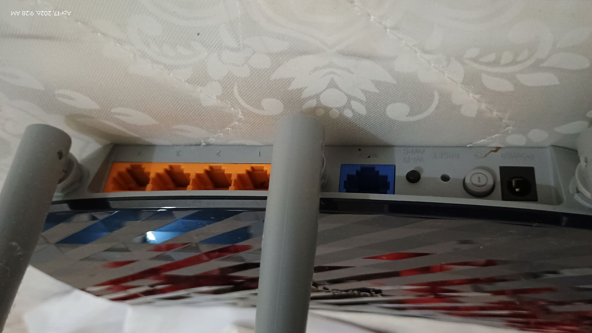 Wifi router with change adapter no damages no cracked urgent sale  - Image 3