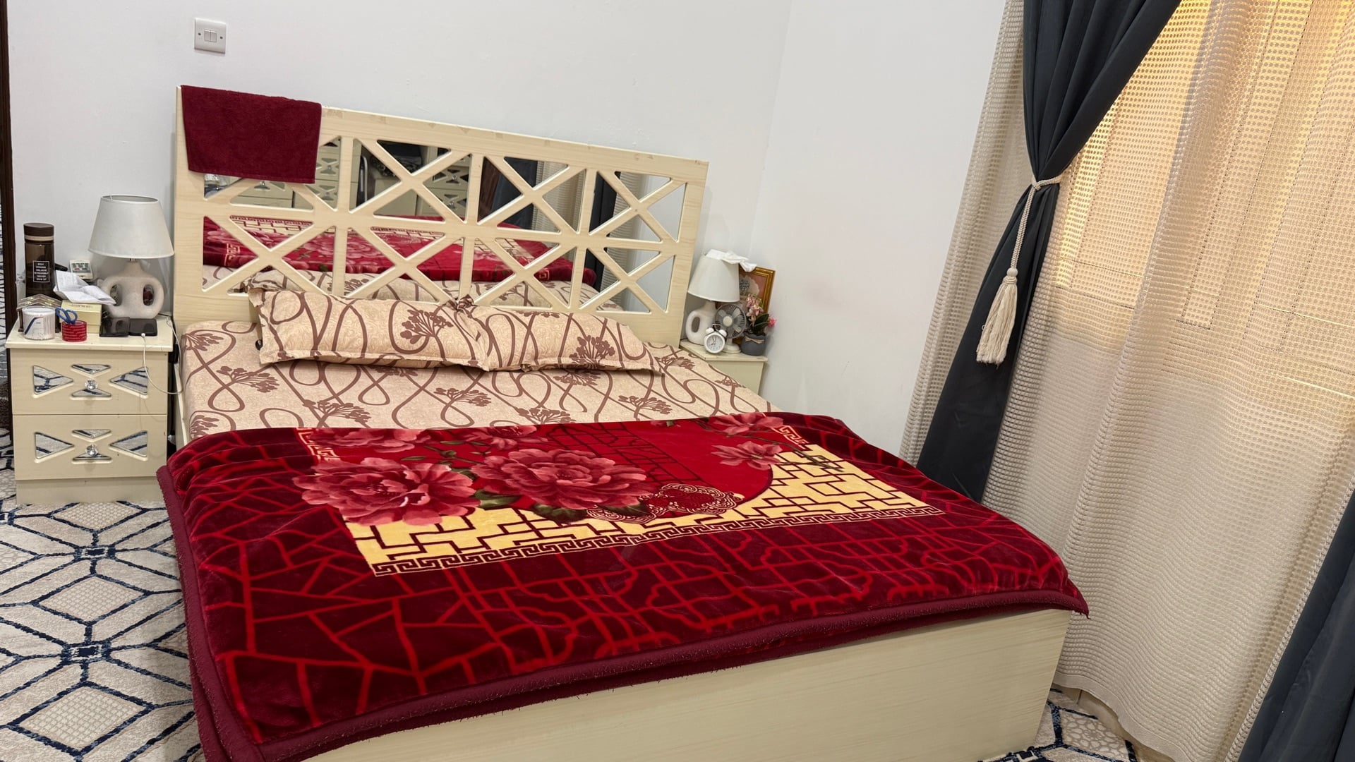 Bedroom set - Image 1