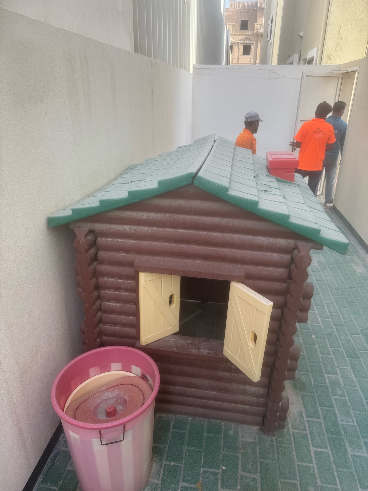 Dog house  - Image 4
