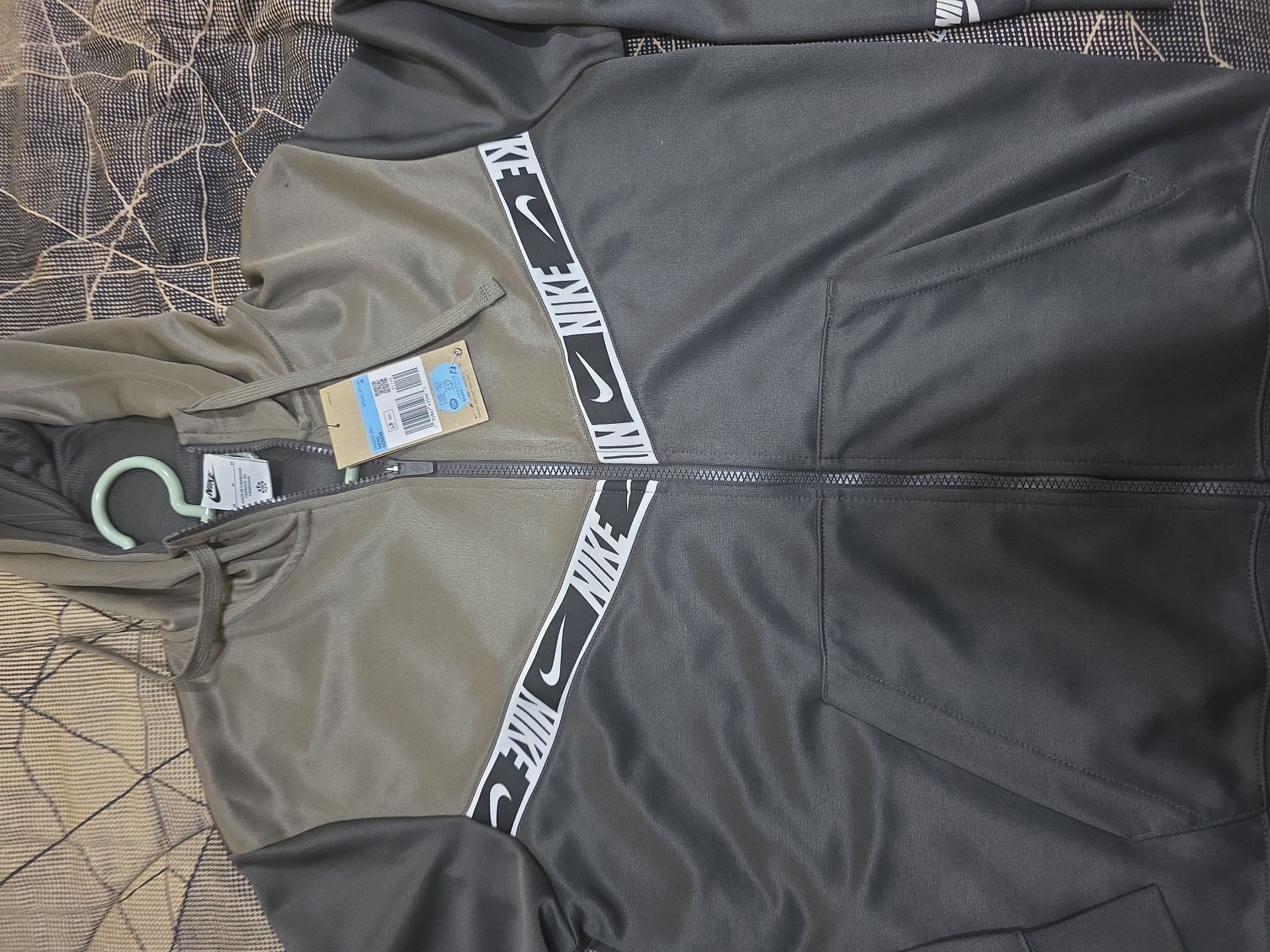 NIKE brand new Reduced - Image 3