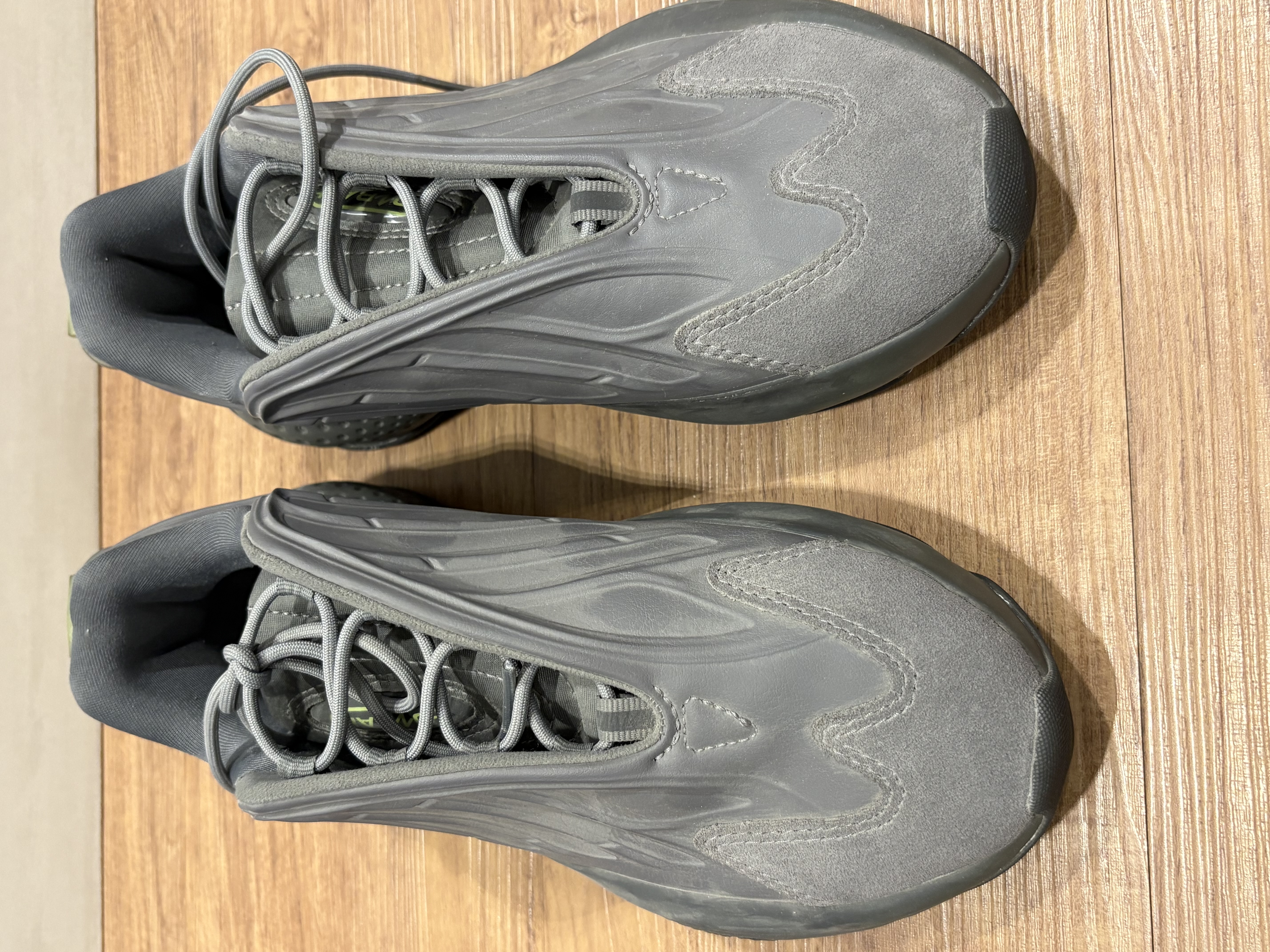 ADIDAS Ozrah sneakers (Unisex) - ORIGINAL: Price Negotiable - Image 1