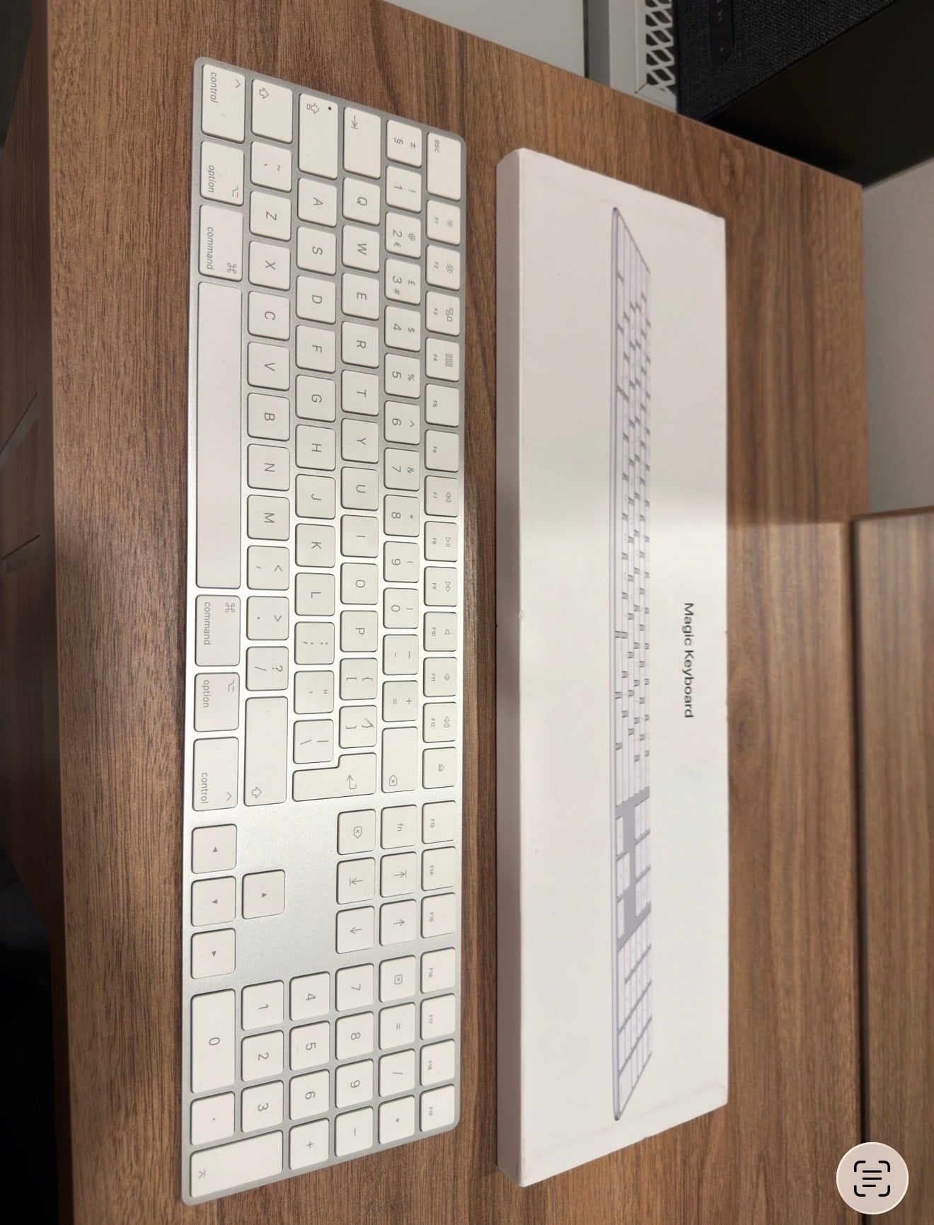 Apple Magic keyboard - Image 1