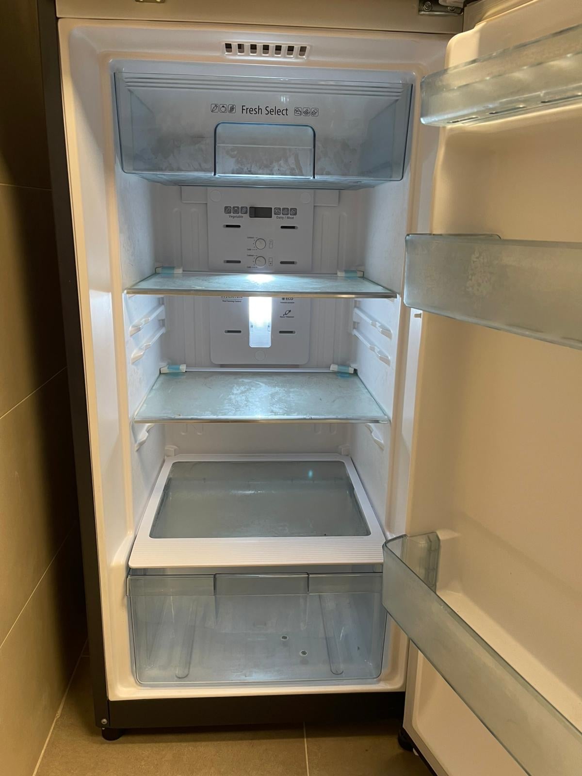 Fridge - spotless as new  - Image 2