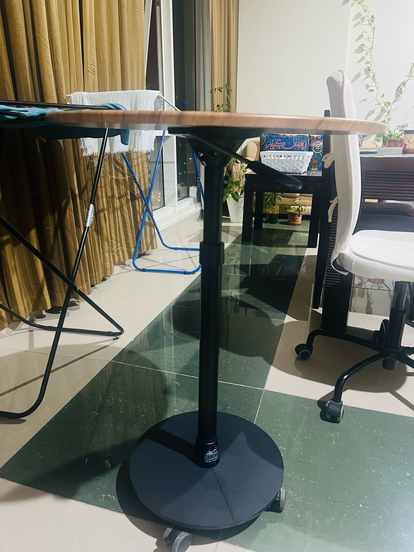Hight Adjustable Round table with wheels - Image 1