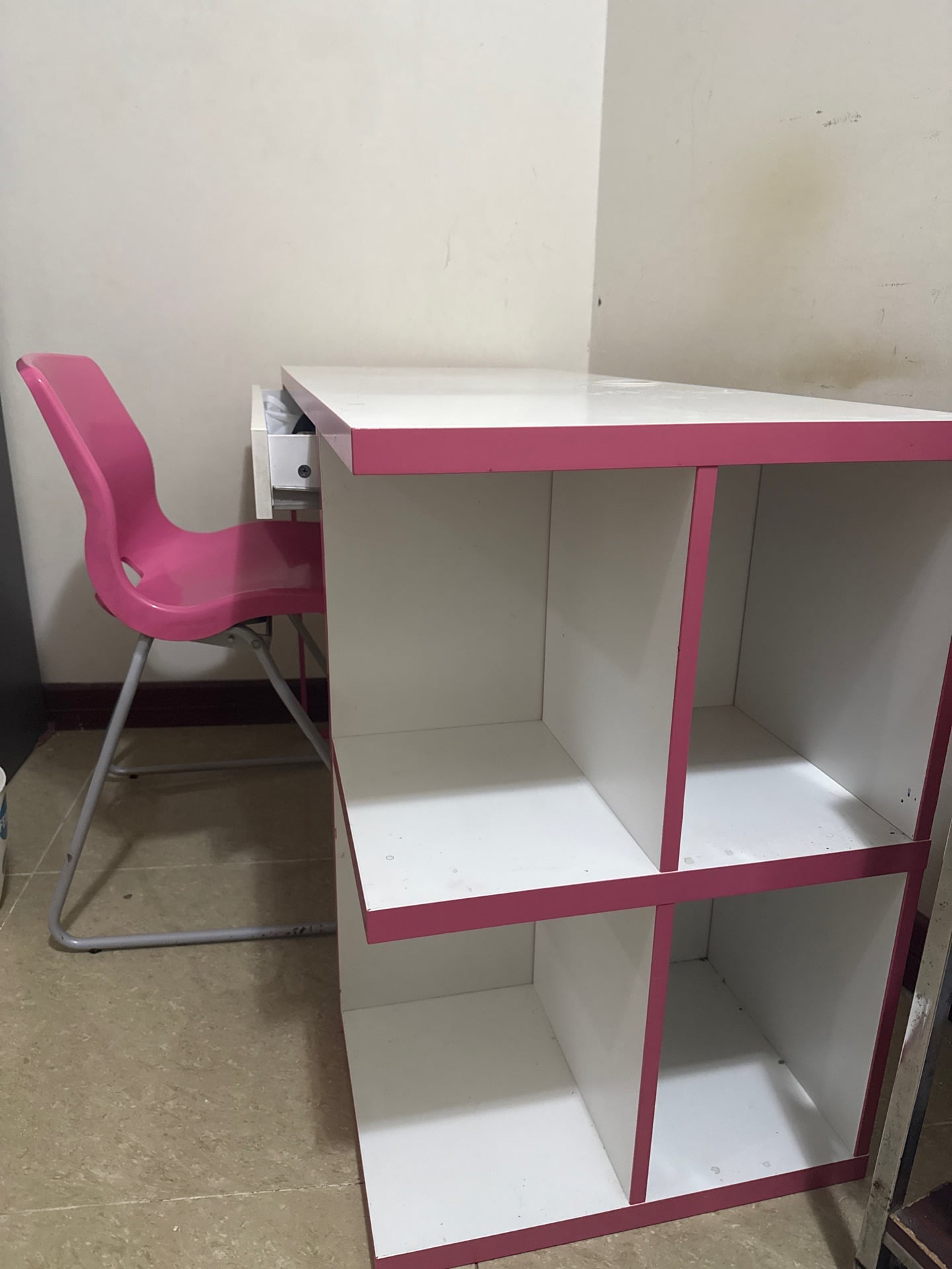 Desk with chair for sale  - Image 4