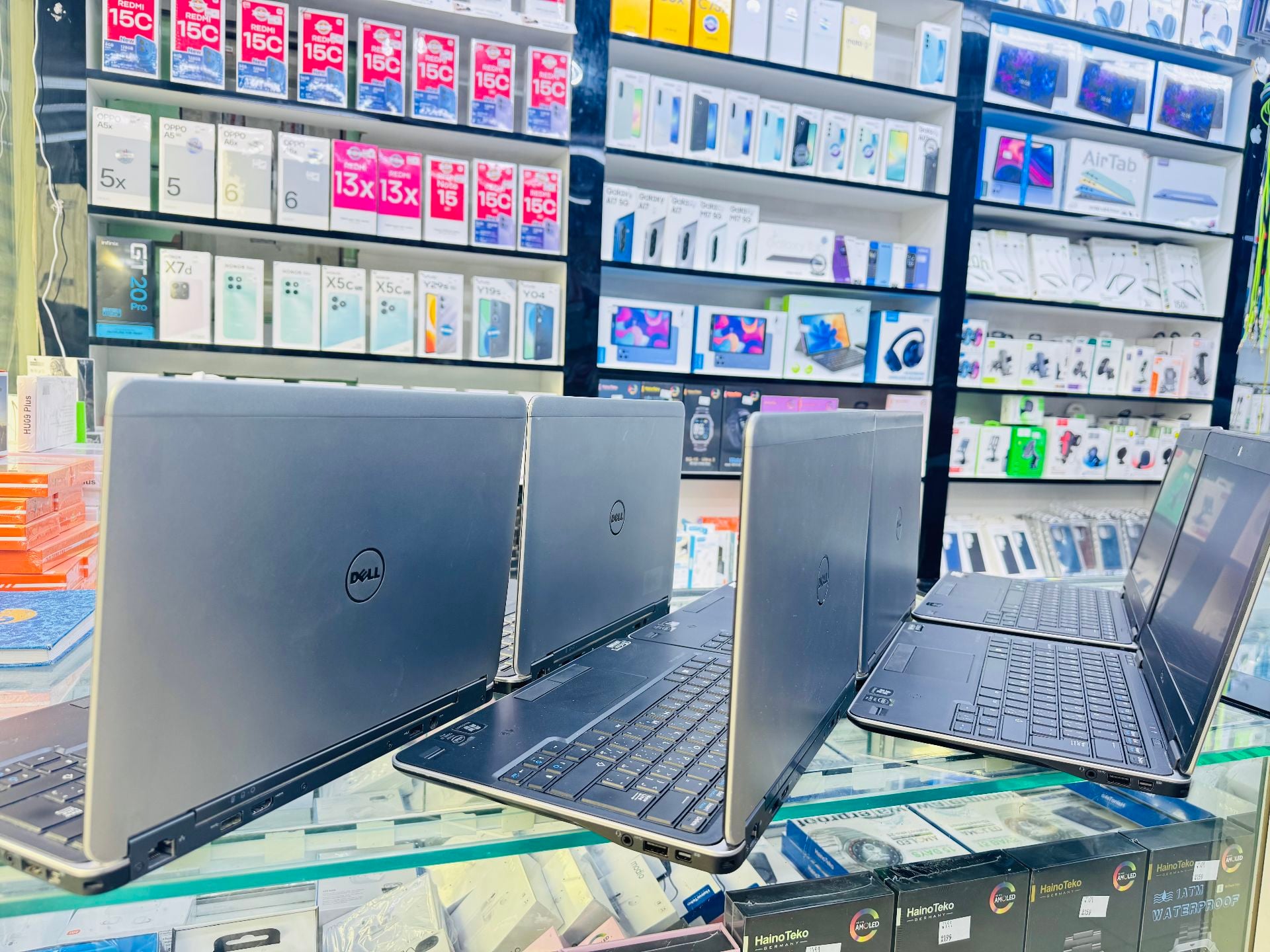 DELL Core i7 Laptop 
8GB RAM
256GB SSD - Image 4