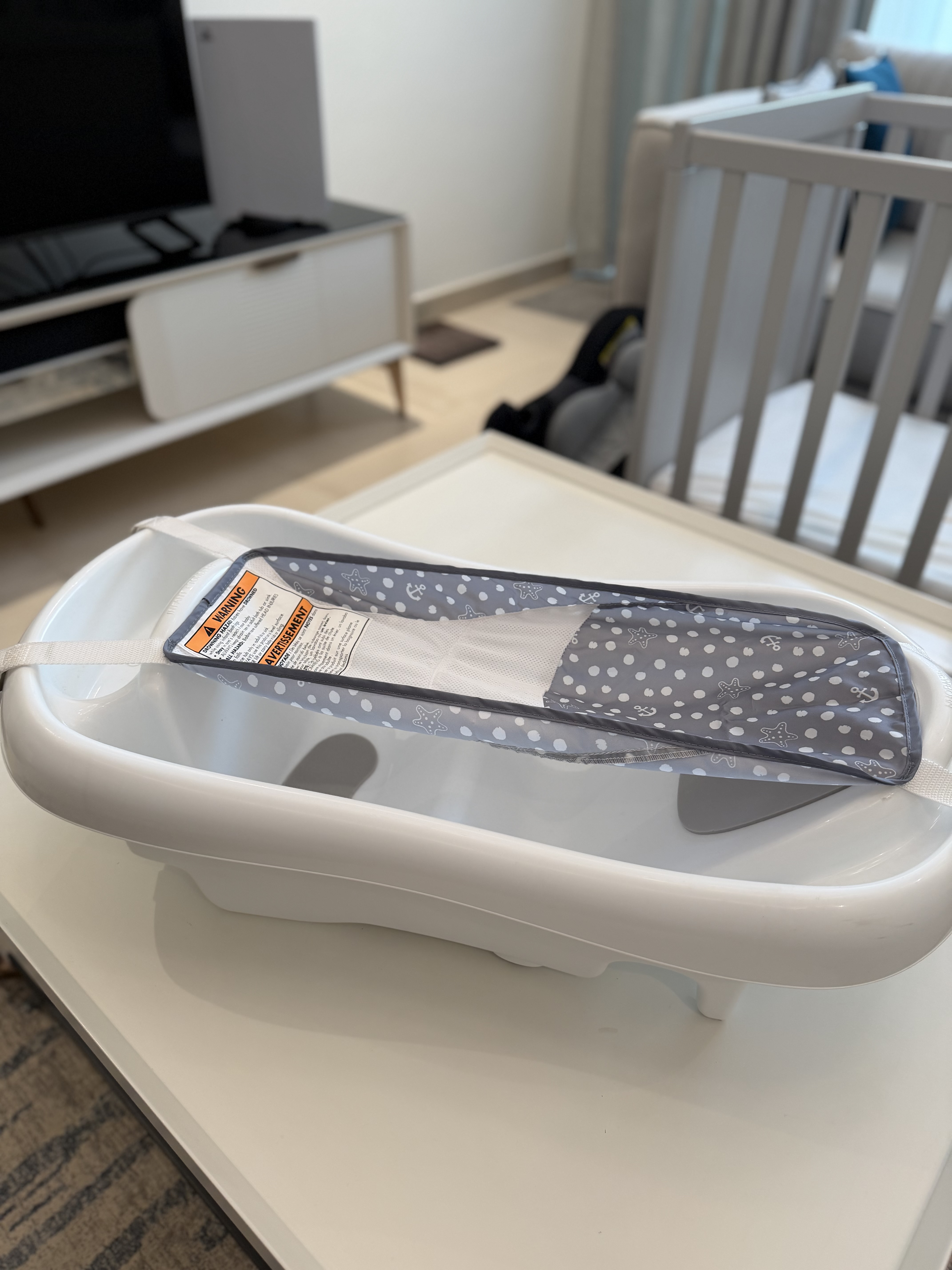 Mothercare car seat & Centrepoint bath tub - Image 2