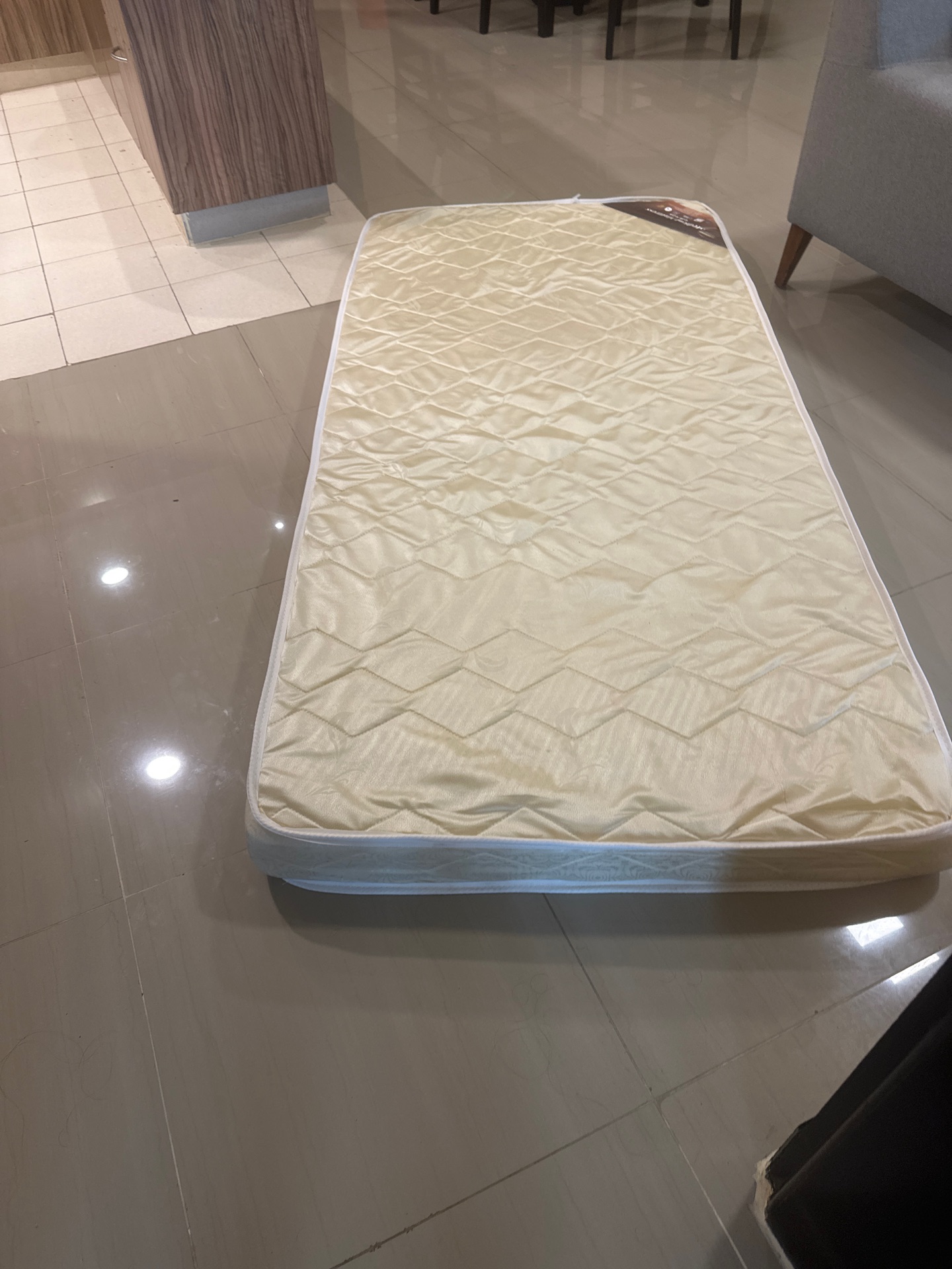 Almost new Mattress  - Image 4