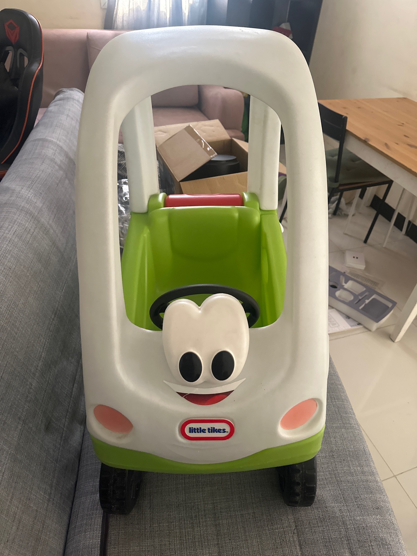 Kids ride on toy car - Image 1