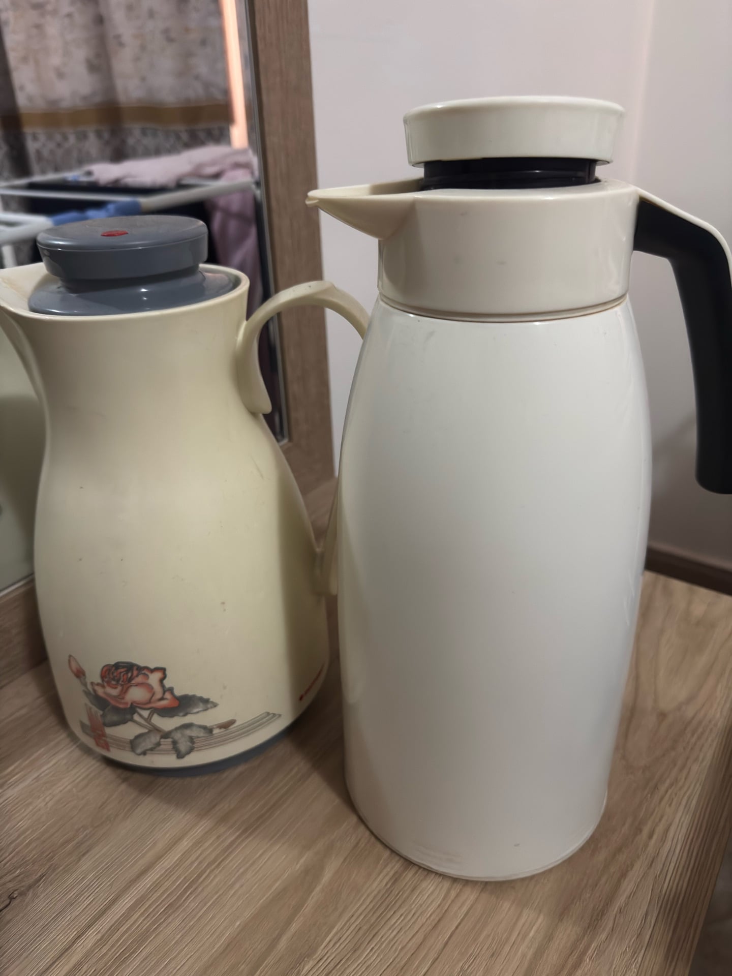 Heat insulation tea or coffee pot - دلة قهوة و شاي  - Image 4