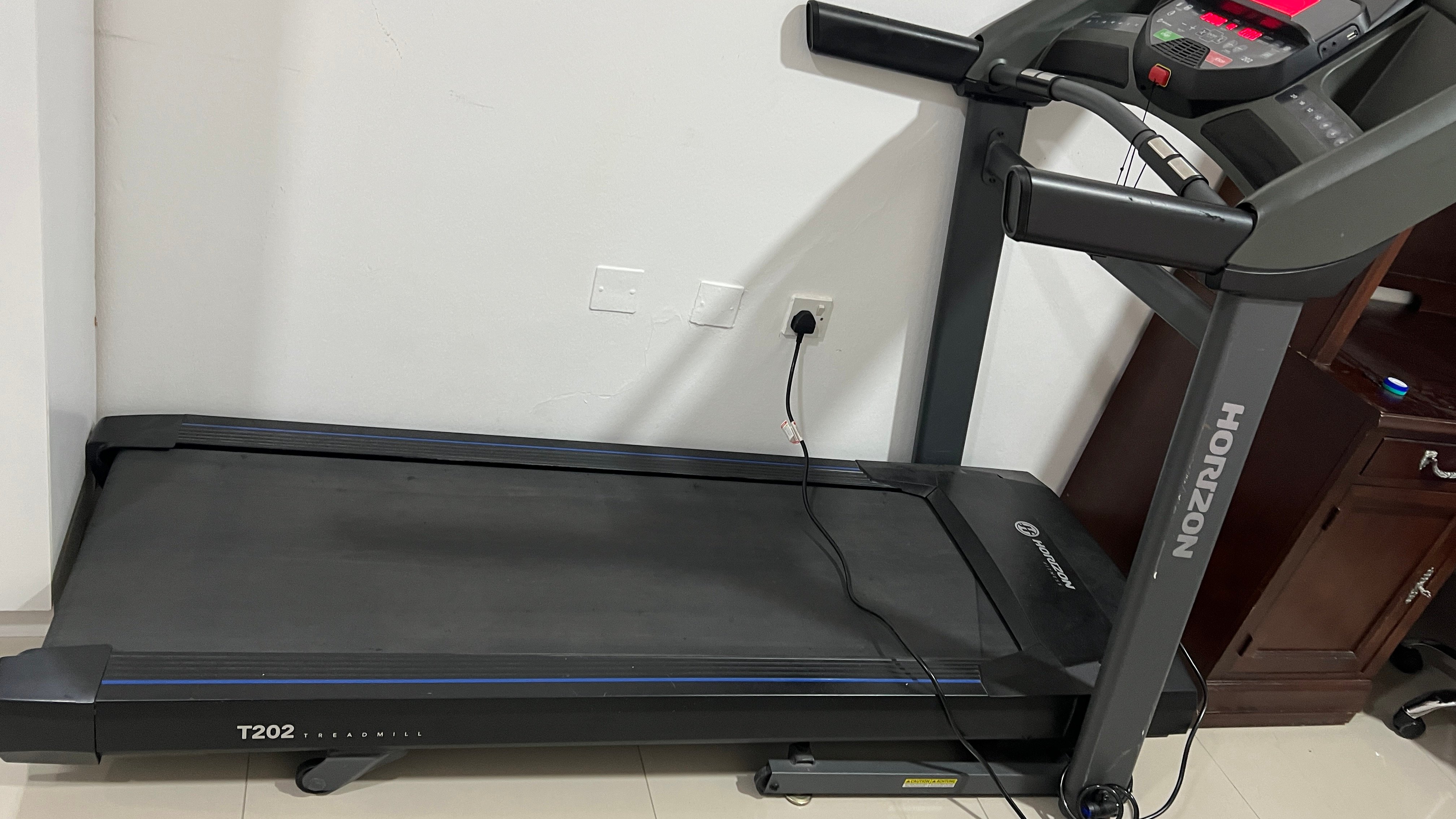 HORIZON T202 treadmill for sale - Image 2
