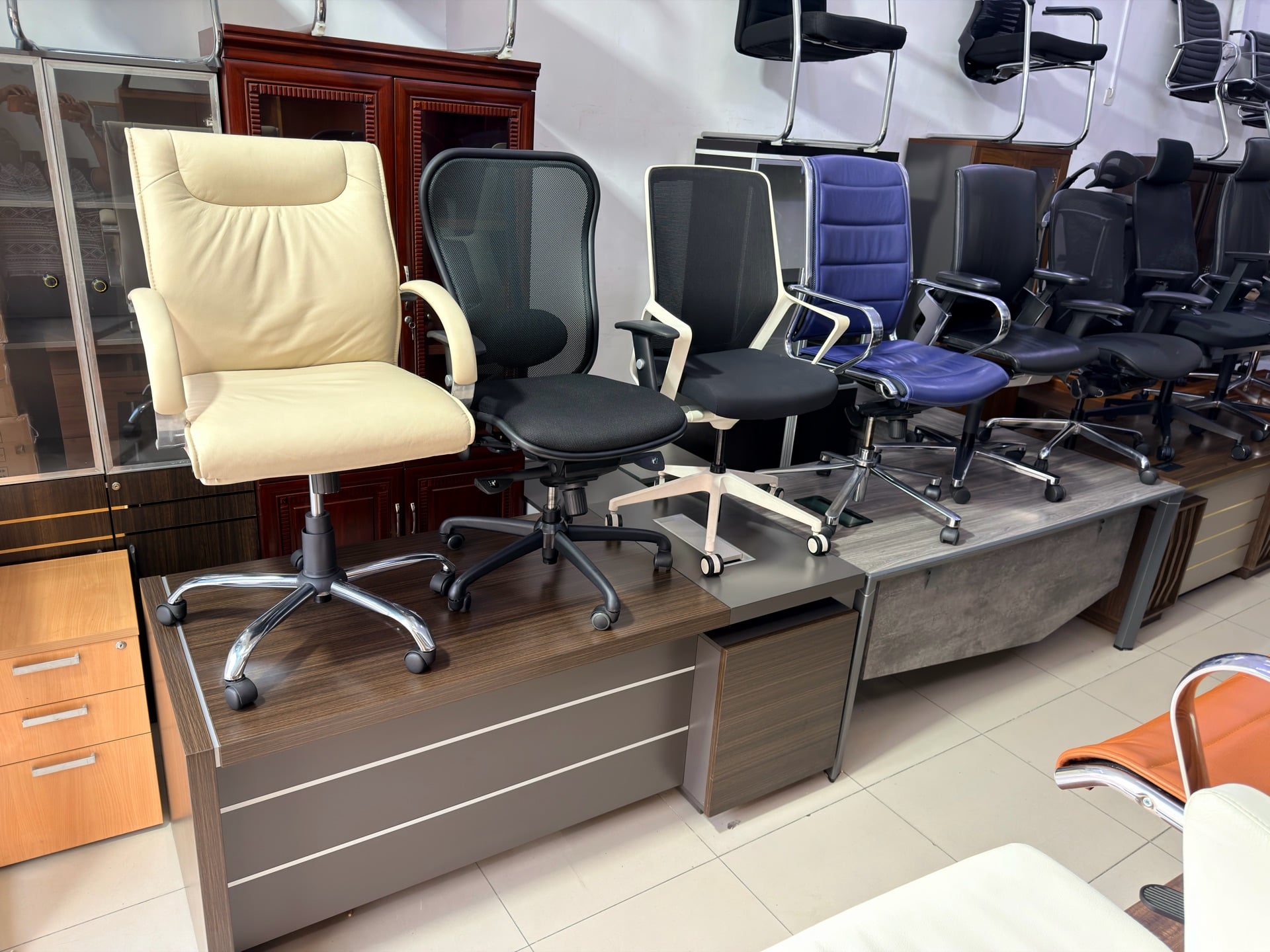 طقم مكاتب تنفيذية مستعمل — 33087737 - Image 6