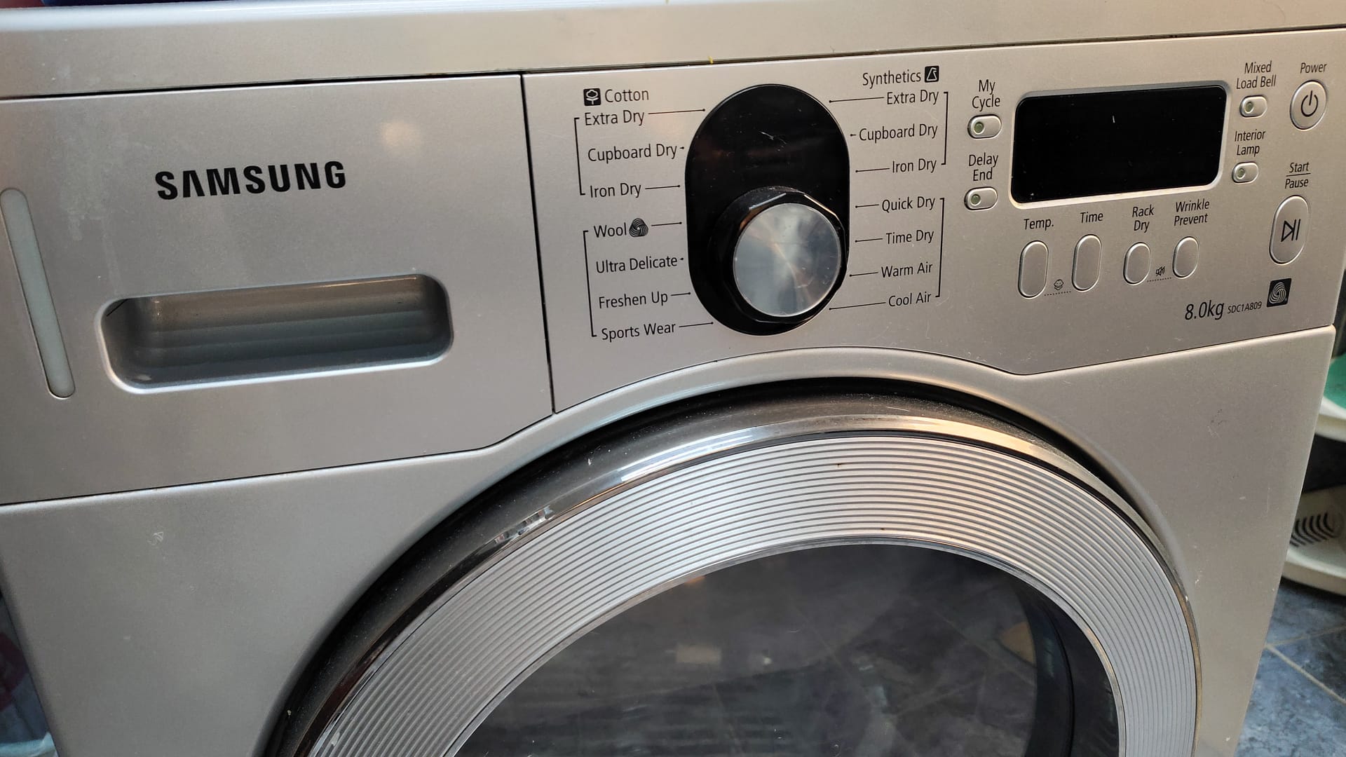 Used Big sized Samsung Dryer - Image 3