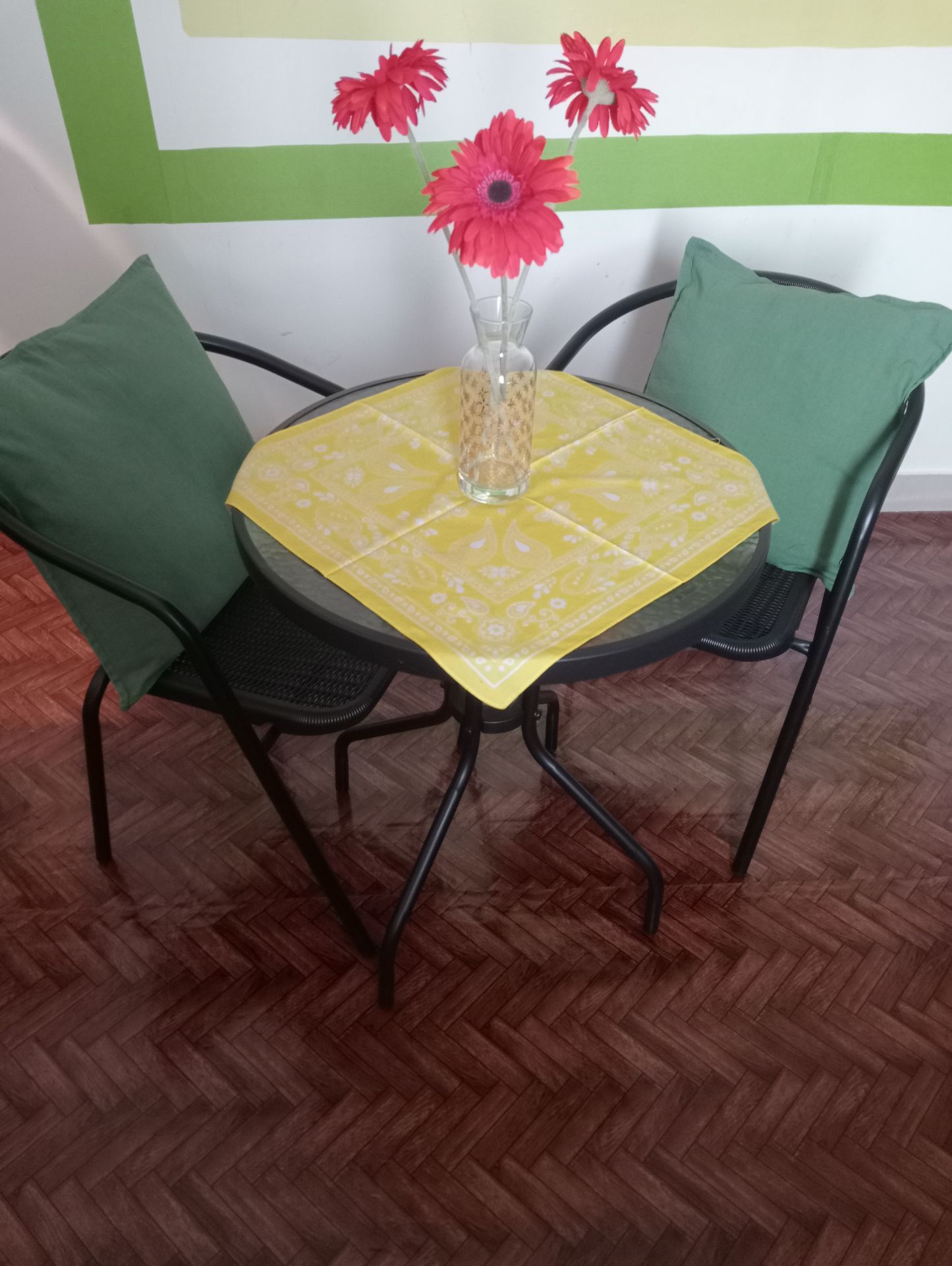 Table chairs - Image 1