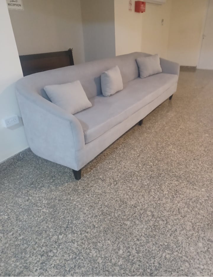One sofa almost five sitter - Image 2