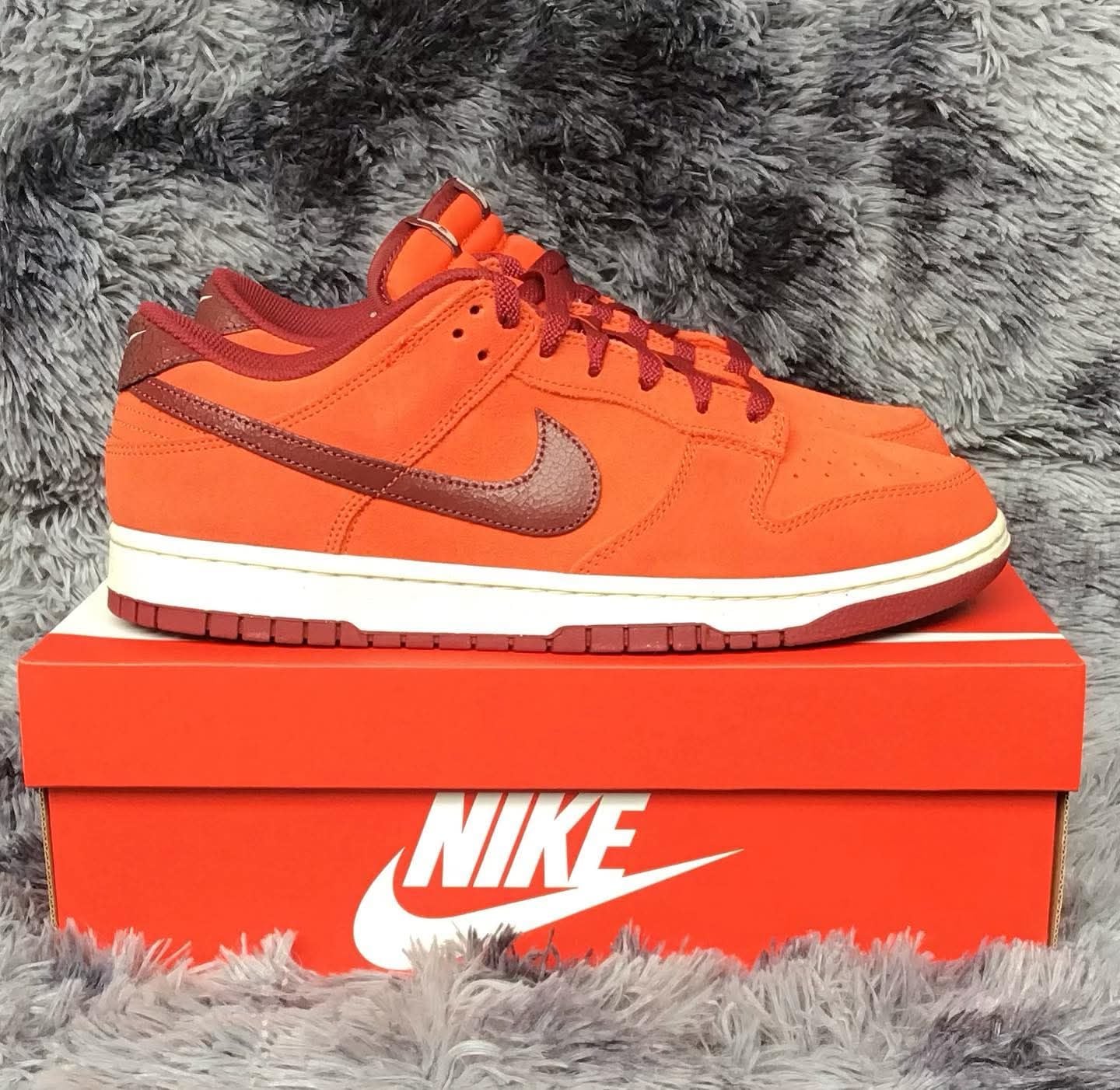 Nike Dunk Low SE Team orange  - Image 3