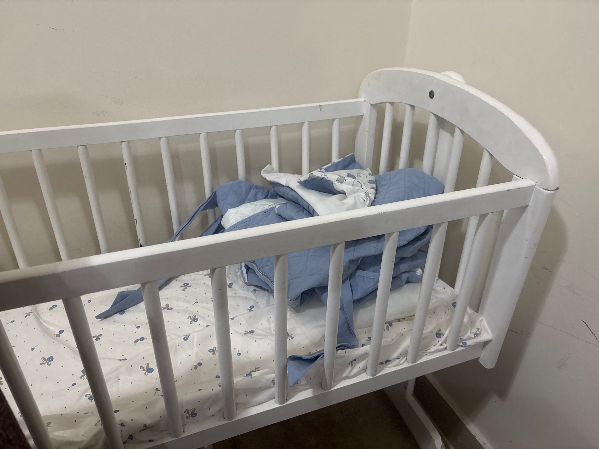 Baby cot - Image 4