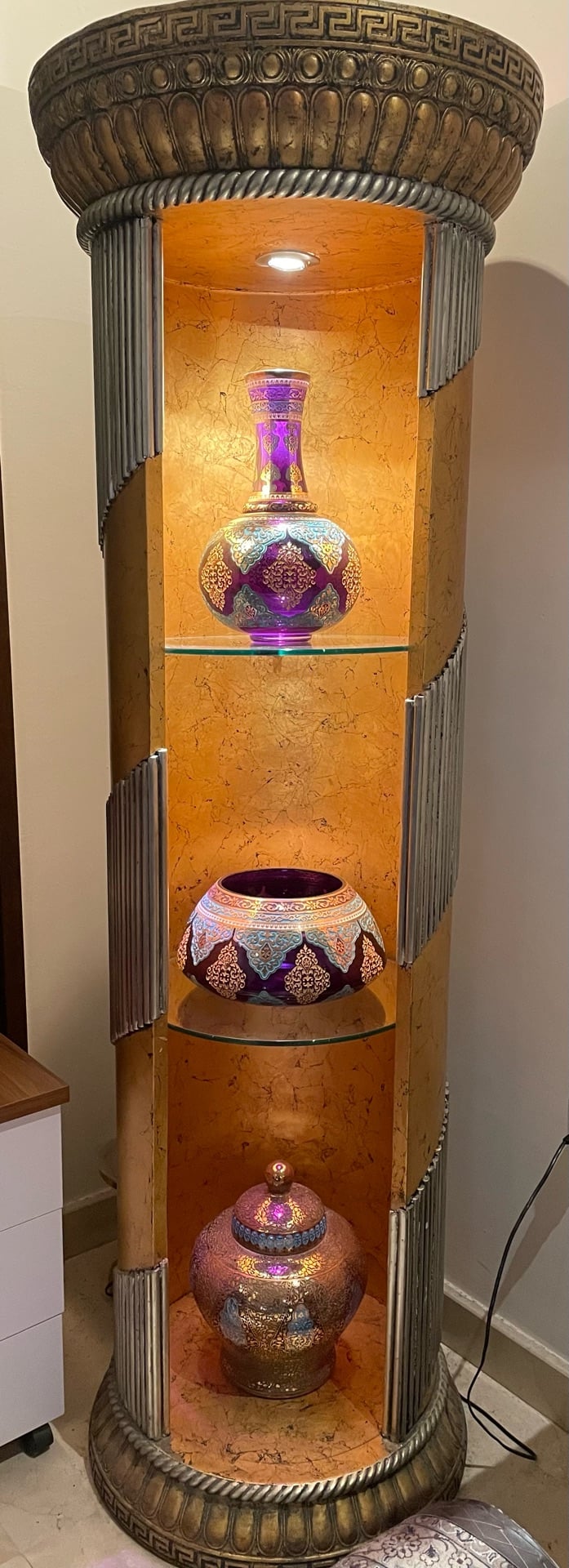 Beautiful Versace style stand with light - Image 2