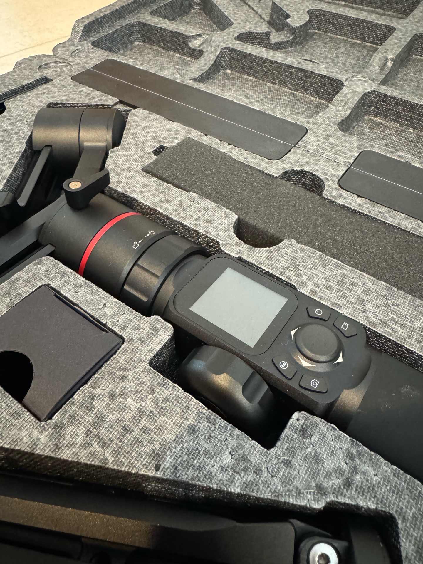FeiyuTech AK2000 3-Axis Gimbal Stabilizer — Barely Used - Image 5
