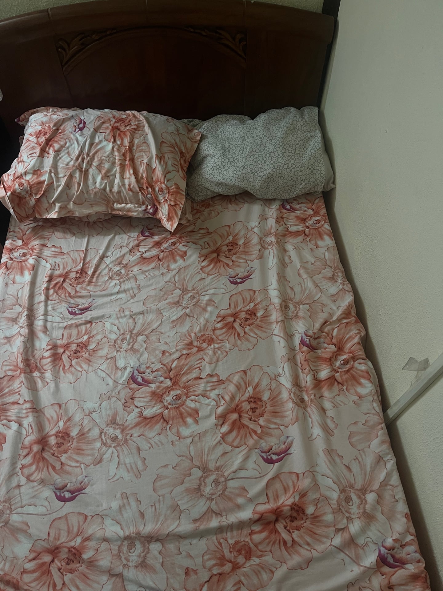 Queen Bed sets & mattress  urgent sale - Image 6