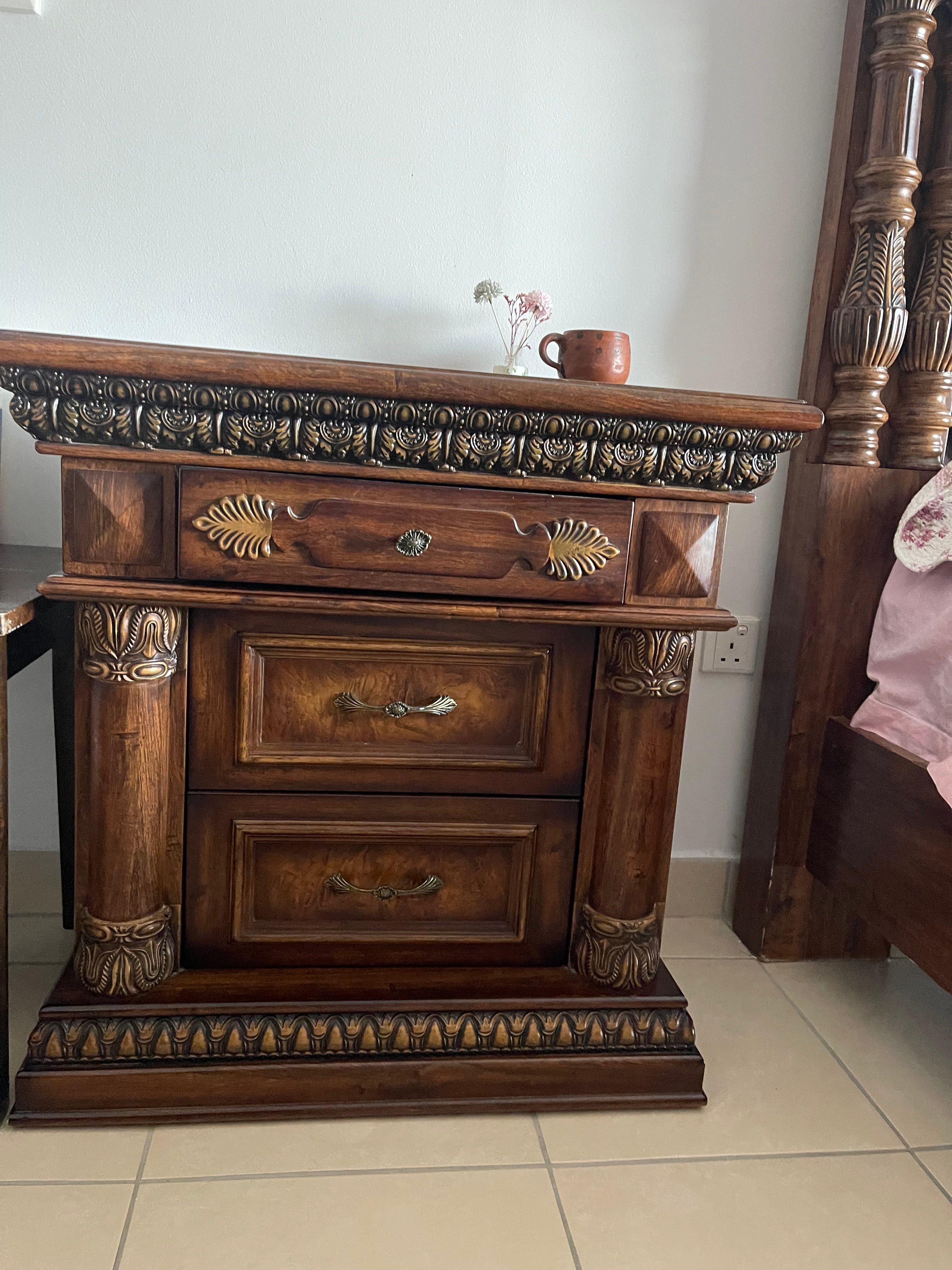 Two night tables - Image 1