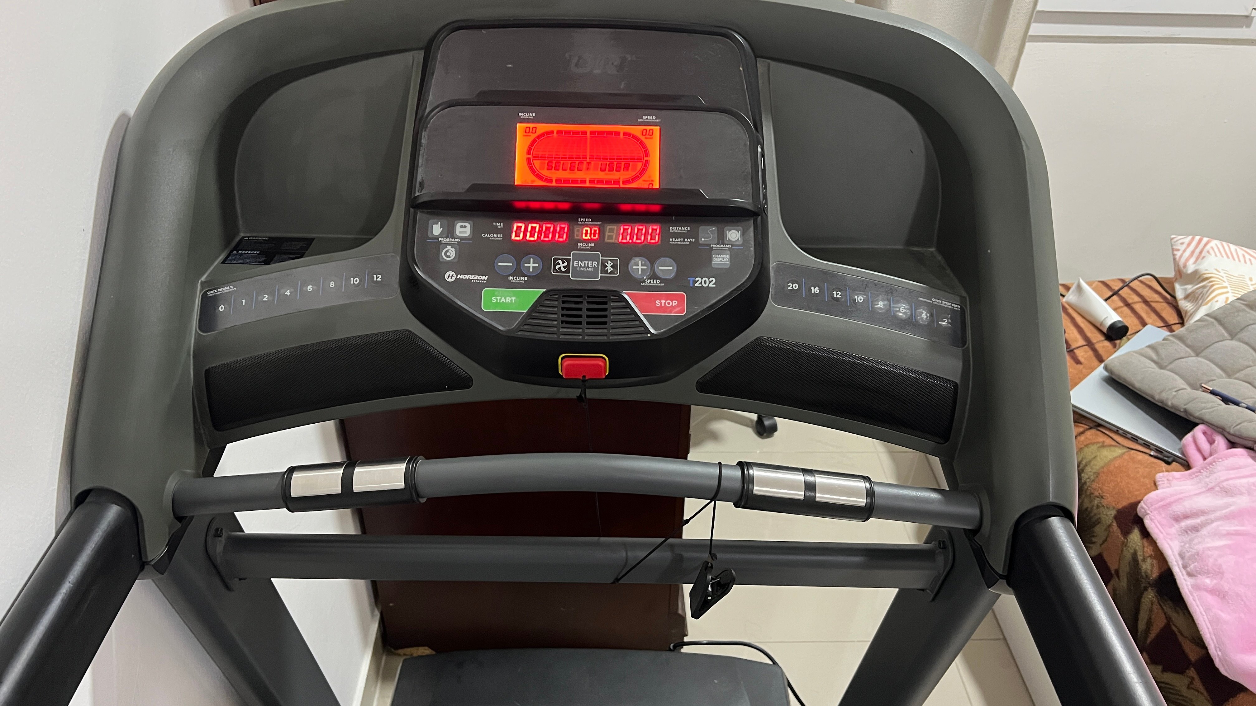 HORIZON T202 treadmill for sale - Image 3