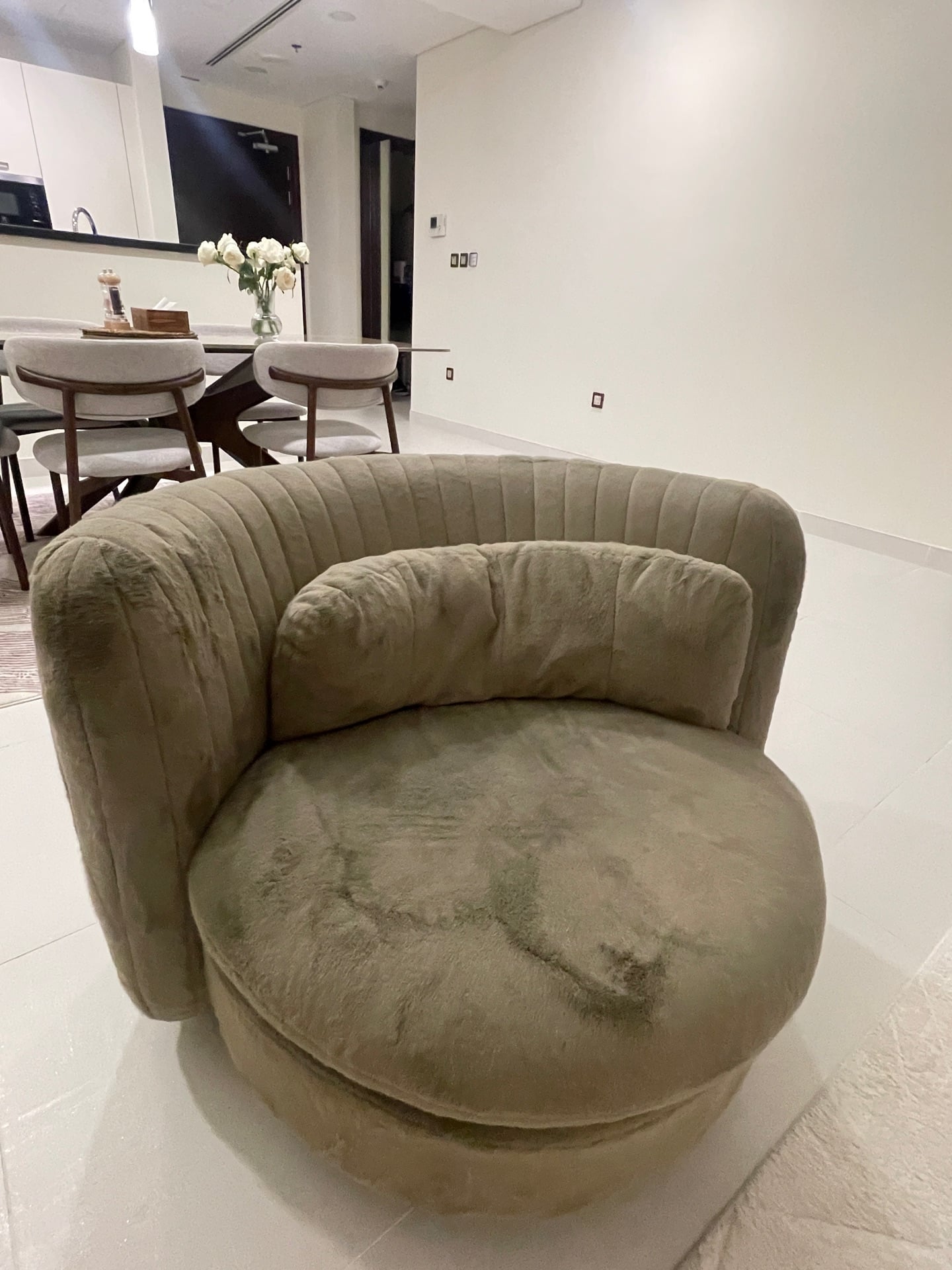 Moving Abroad – Entire Home Furniture & Decor Sale | The Pearl - Image 2
