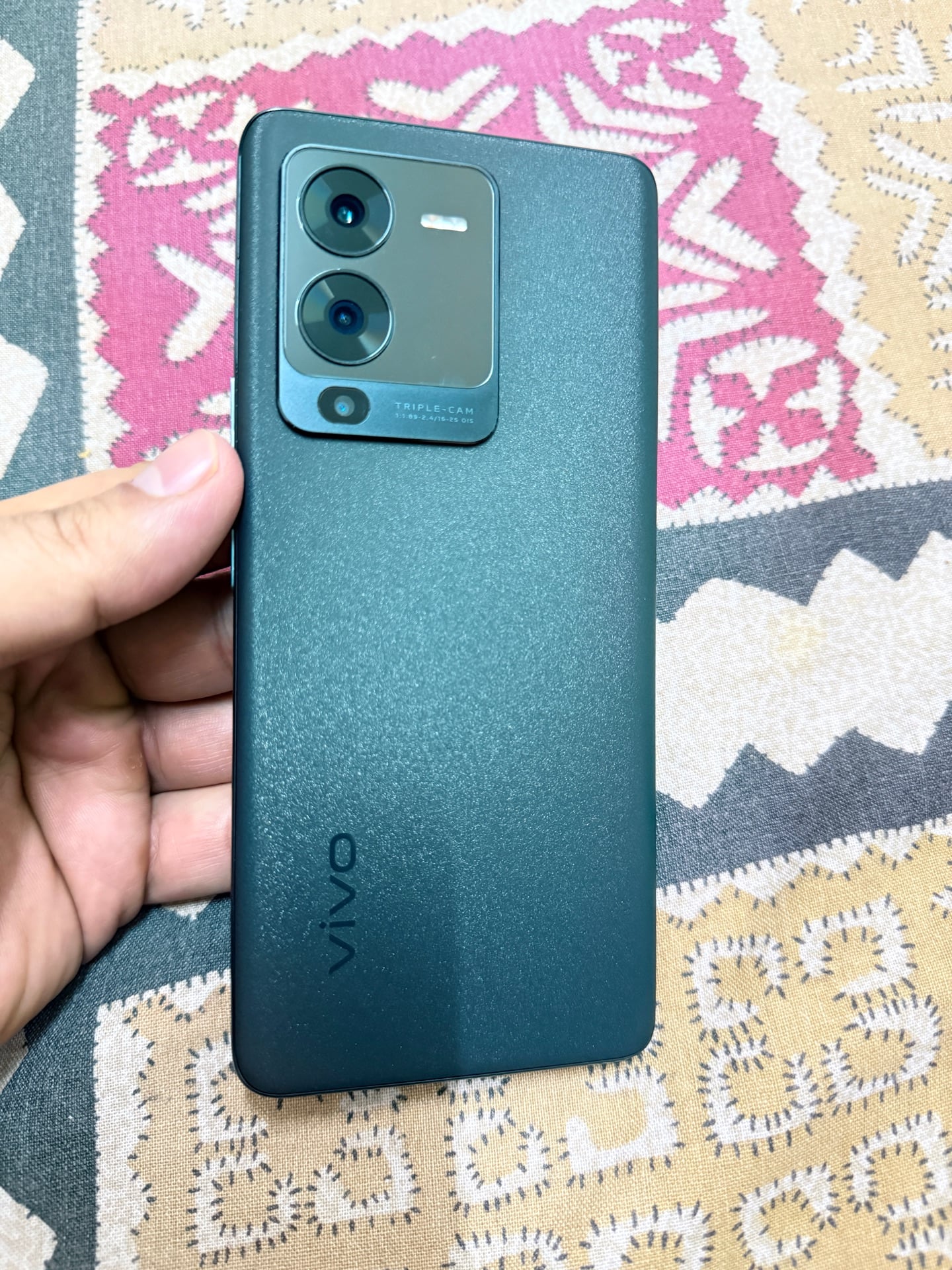 Vivo V25 Pro - Image 1