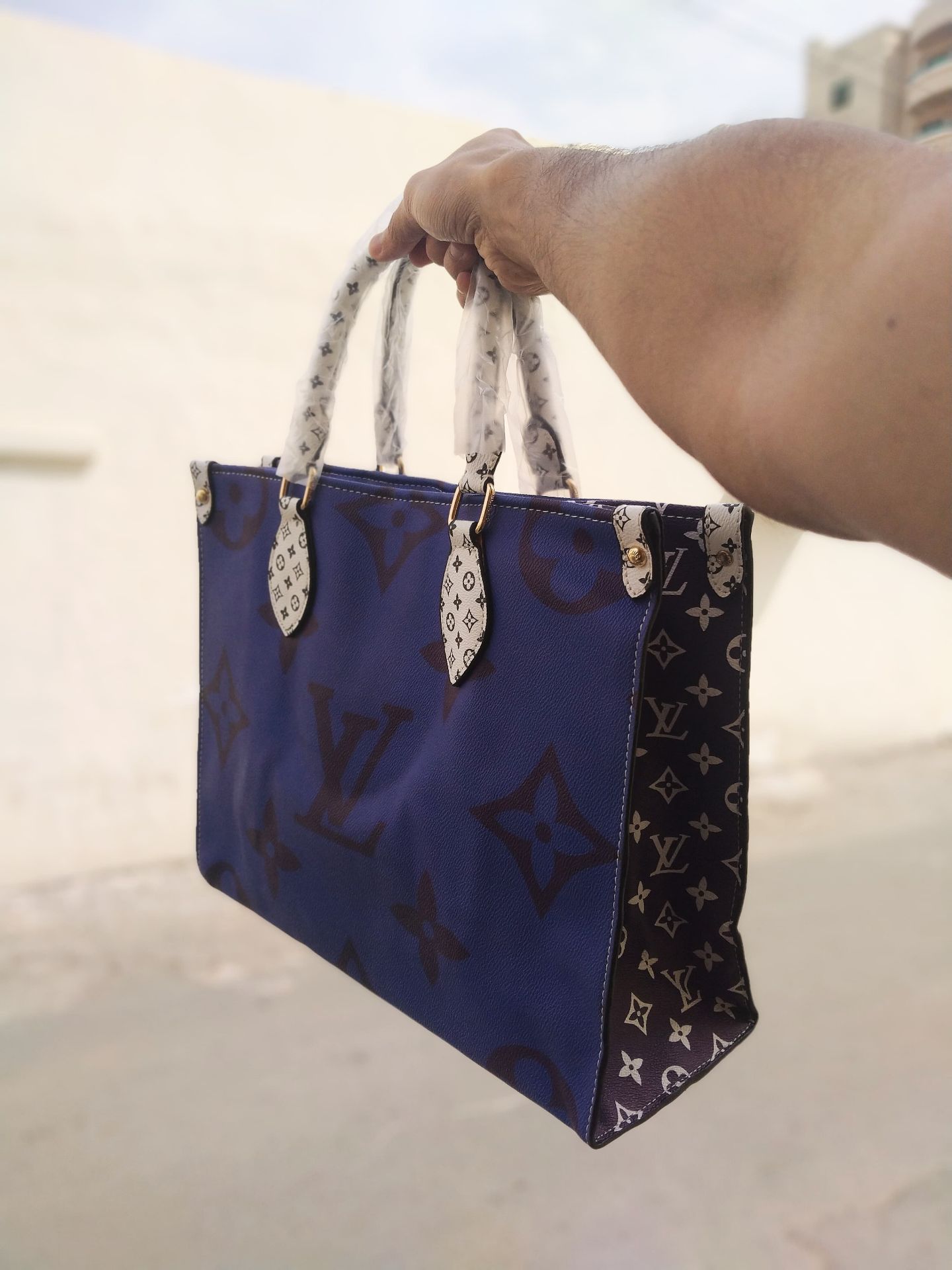 LOUIS VUITTON WOMEN'S BAGS - Image 10