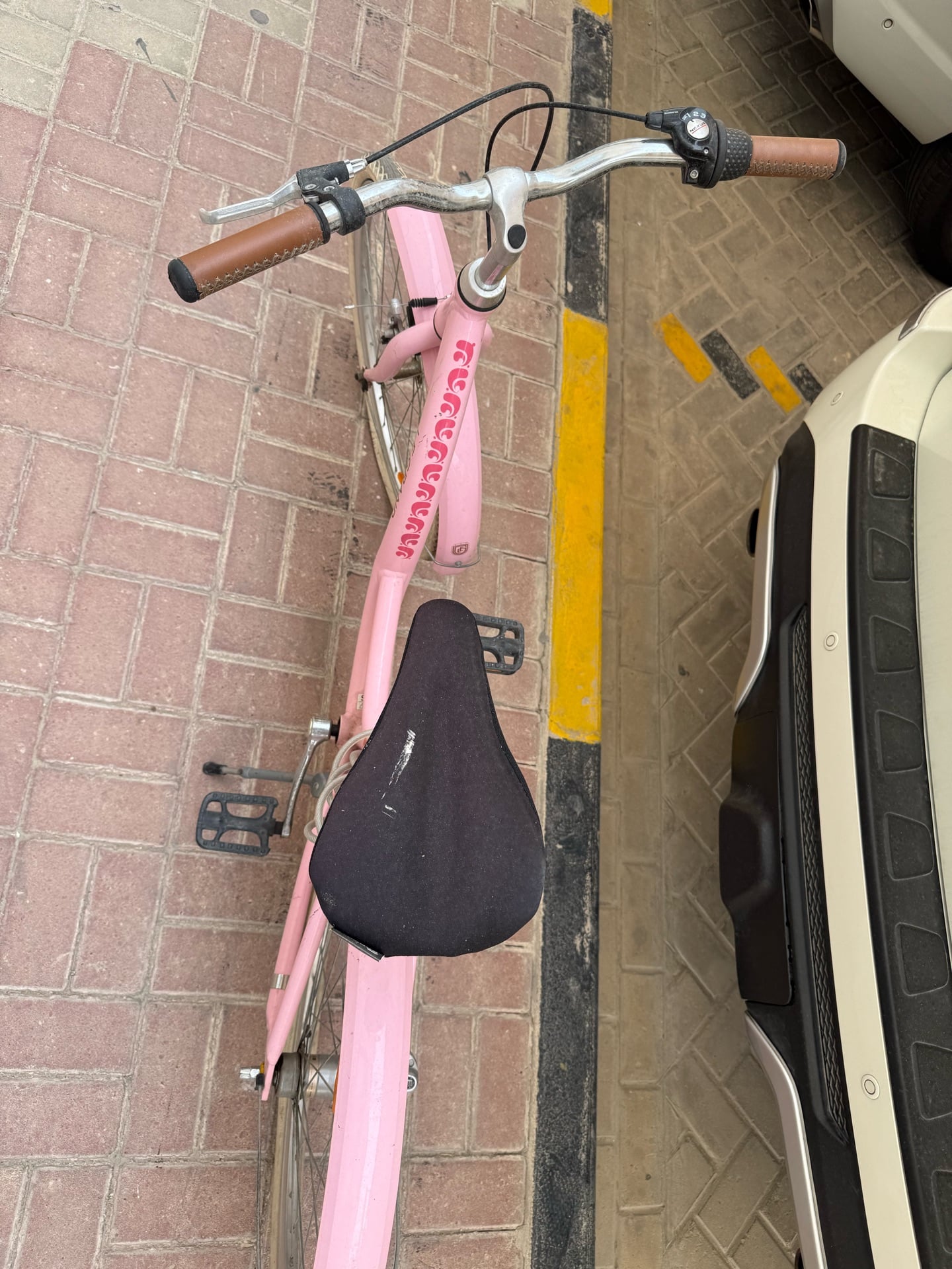 20” girls bicycle  - Image 2