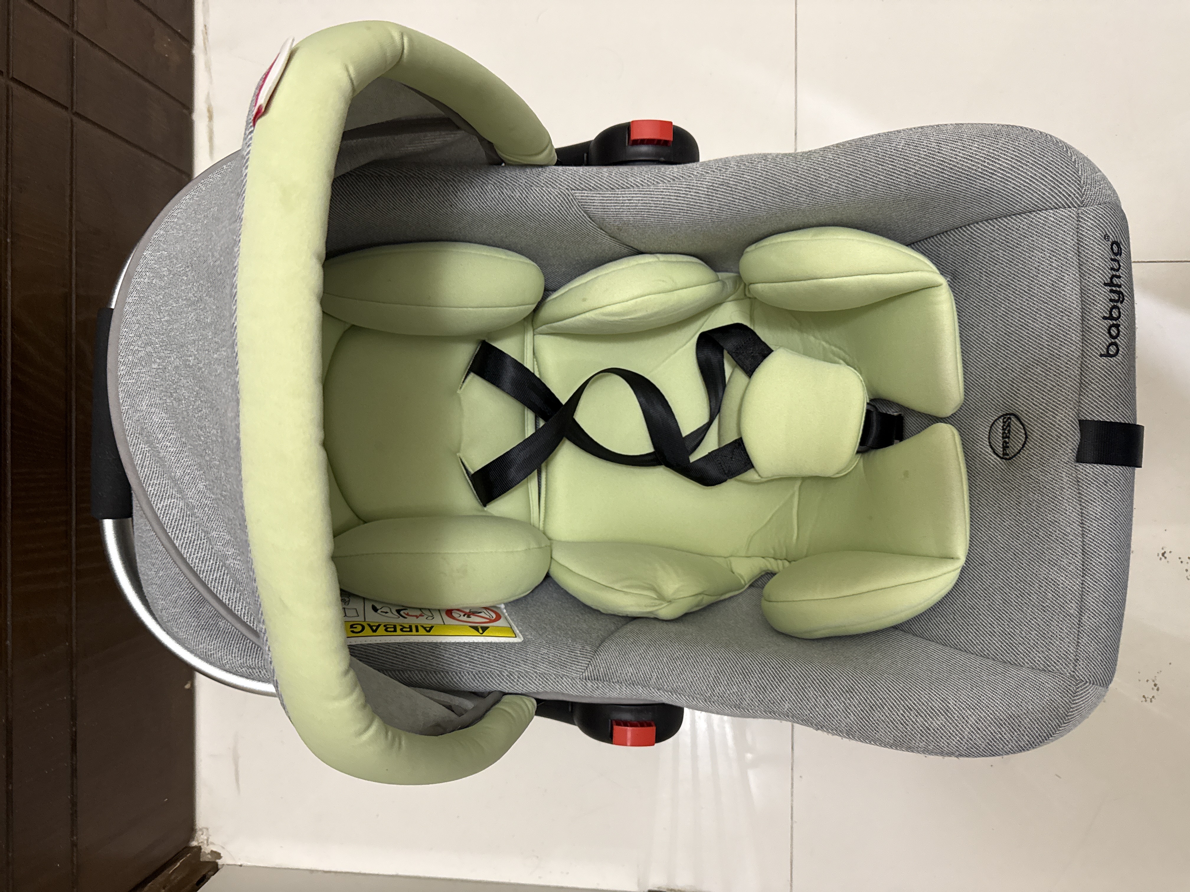 Babhug 2 in 1 car seat and carry cot - Image 4
