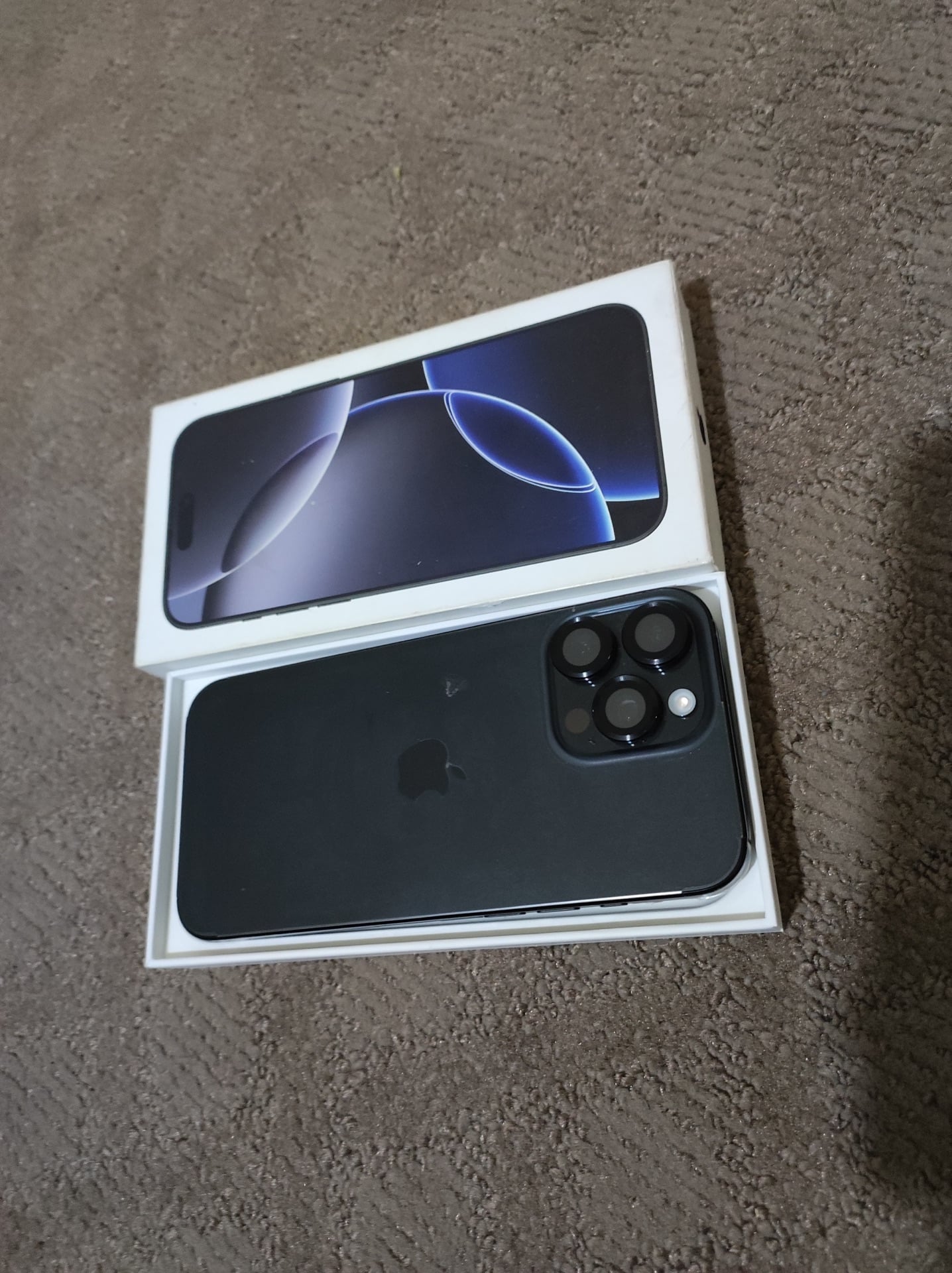 iPhone 16 pro max 256Gb black titanium  - Image 3