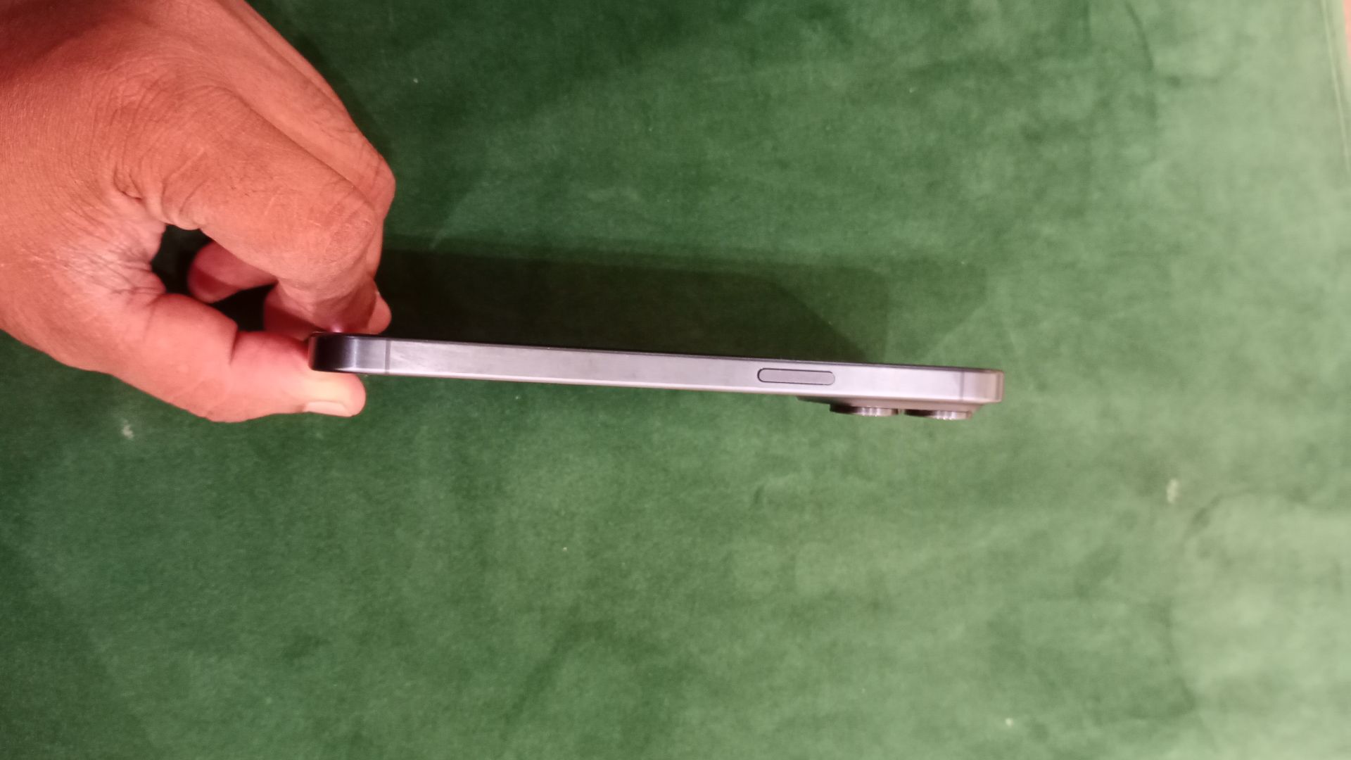 آيفون 15 برو ماكس 256GB مستعمل مع 12GB رام - Image 2
