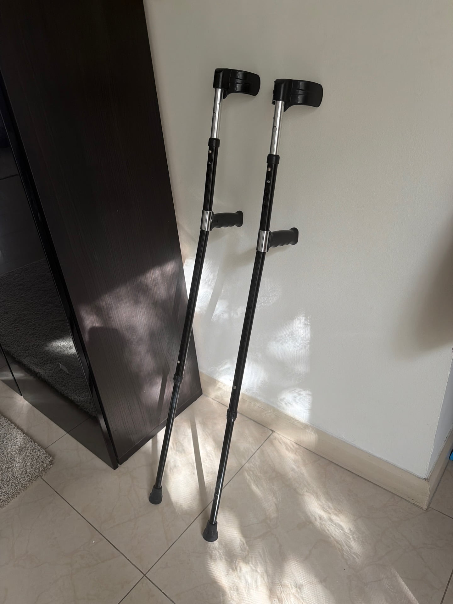 Cutches, Walking sticks. Foldable  - Image 4