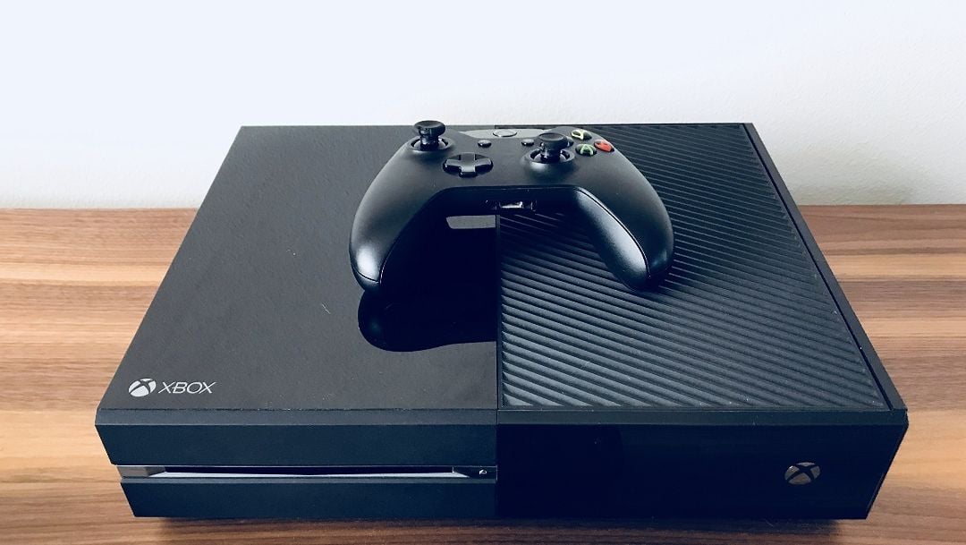 Xbox one 1tb good condition  - Image 4