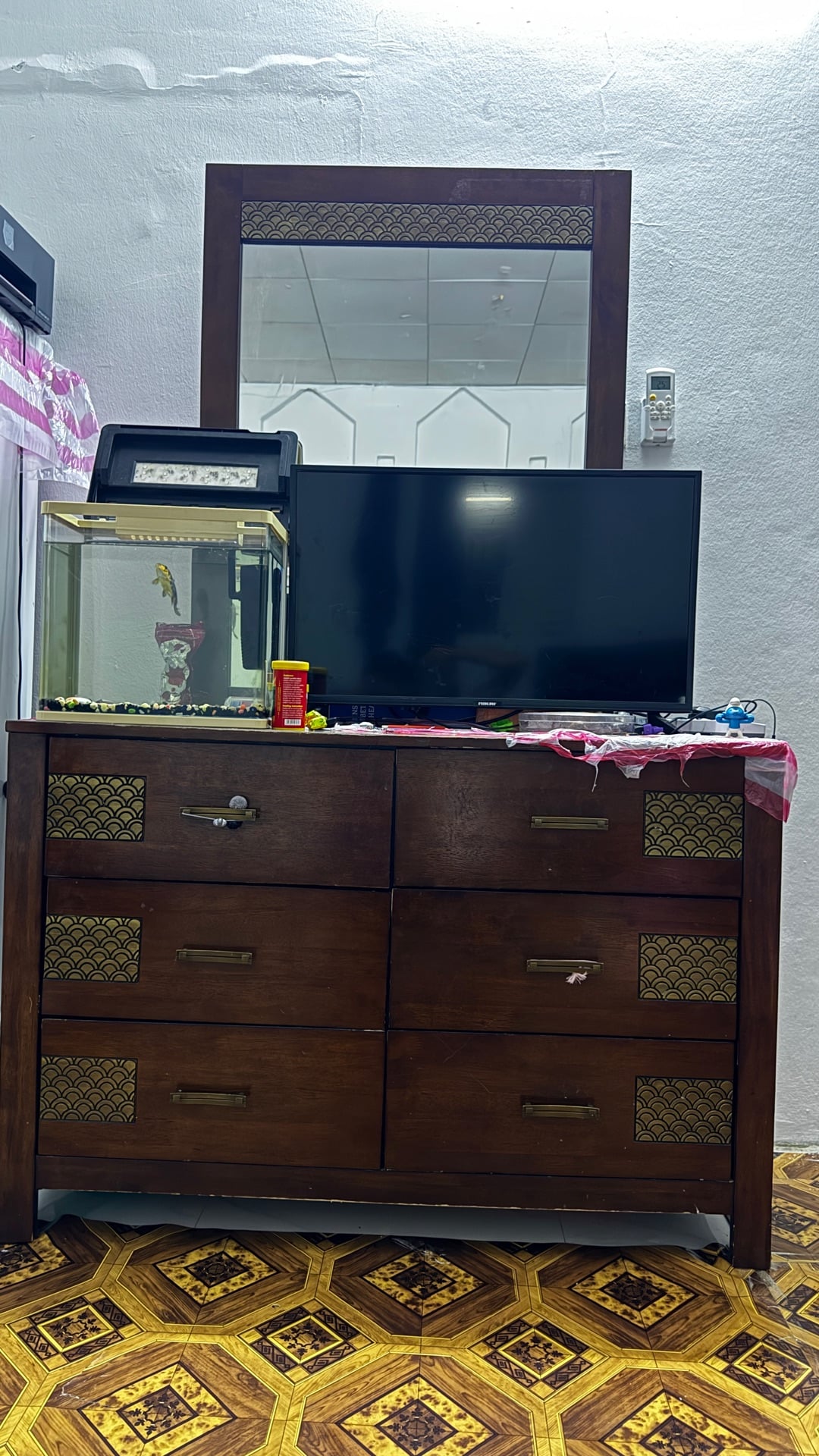 Queen size bed - Moving sale - Image 4