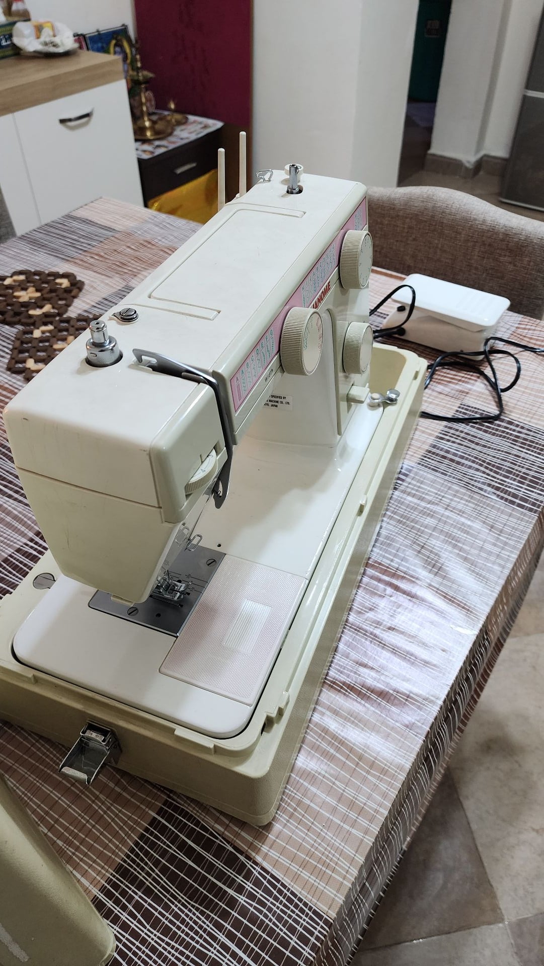 Sweing machine  - Image 4