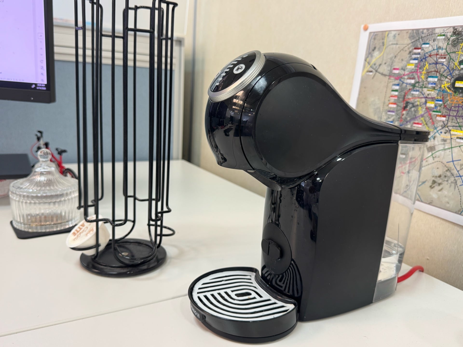 Chance DeLonghi Genio S- Dolce Gusto Coffee Machine - Image 4