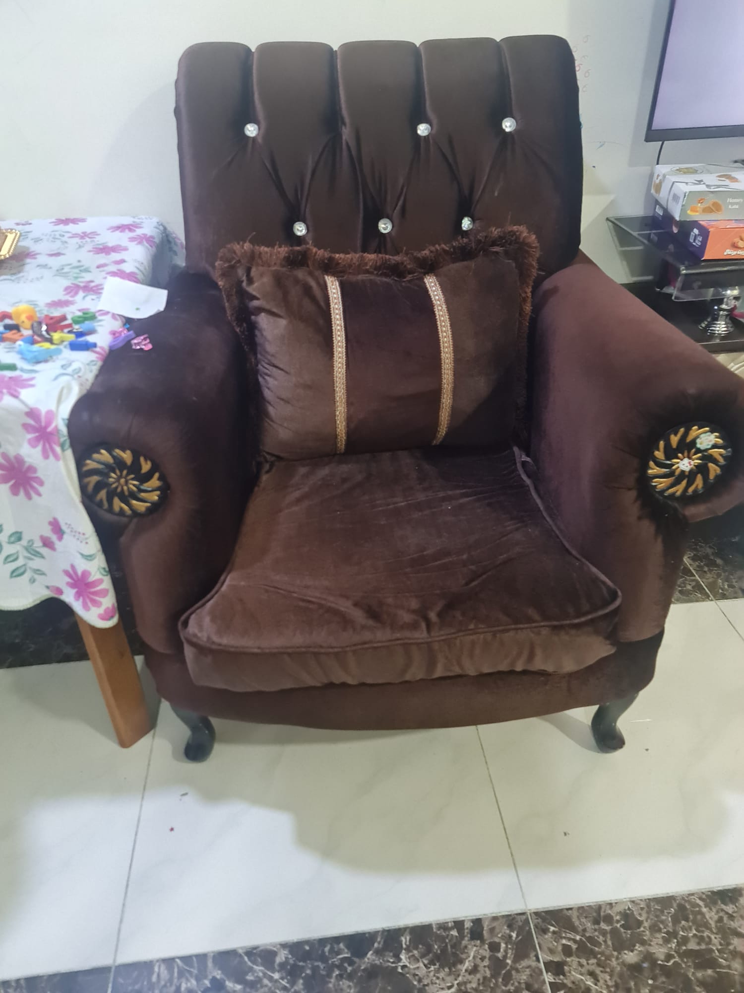 Excellent condition Sofa plus two bed mattress (190*90) - Image 5