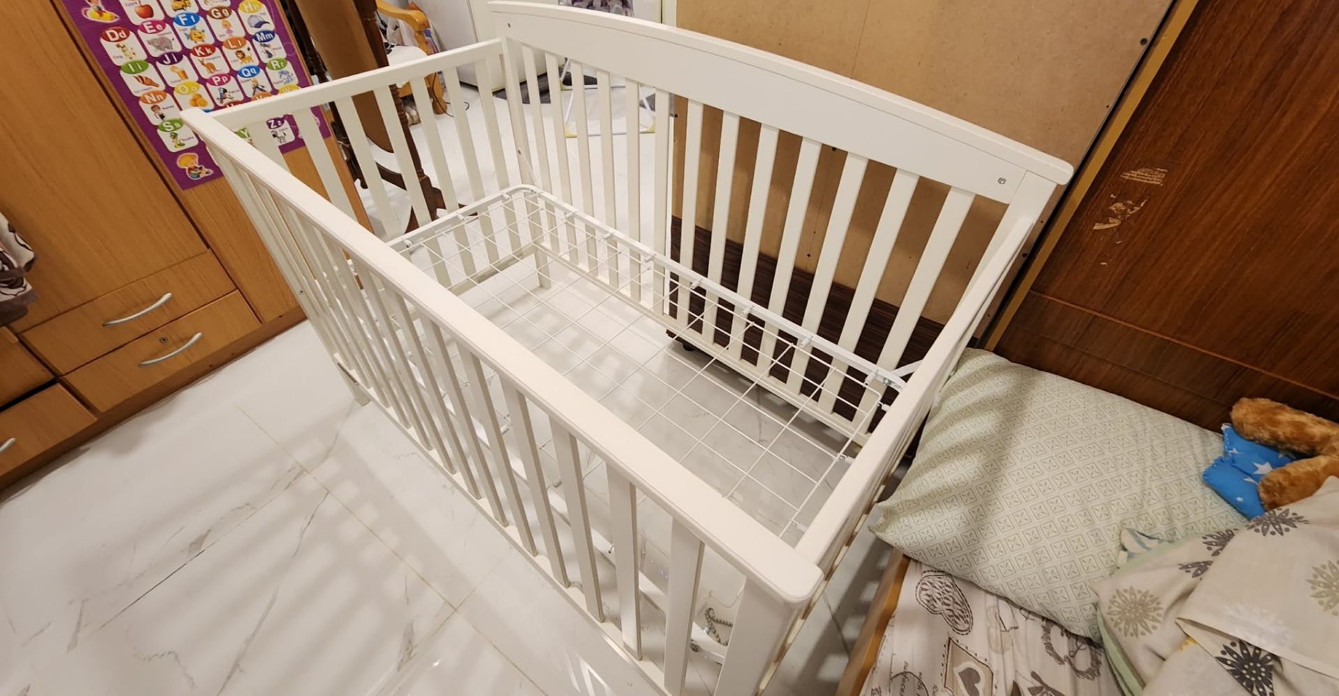 BABY CRIB FOR SALE! - Image 5