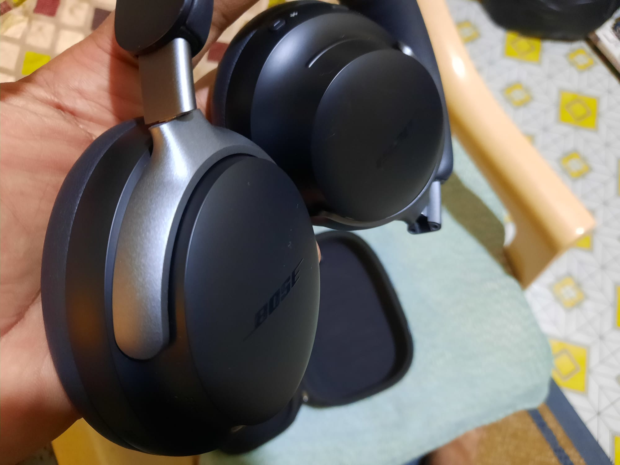 used original BOSE qc ultra - Image 2