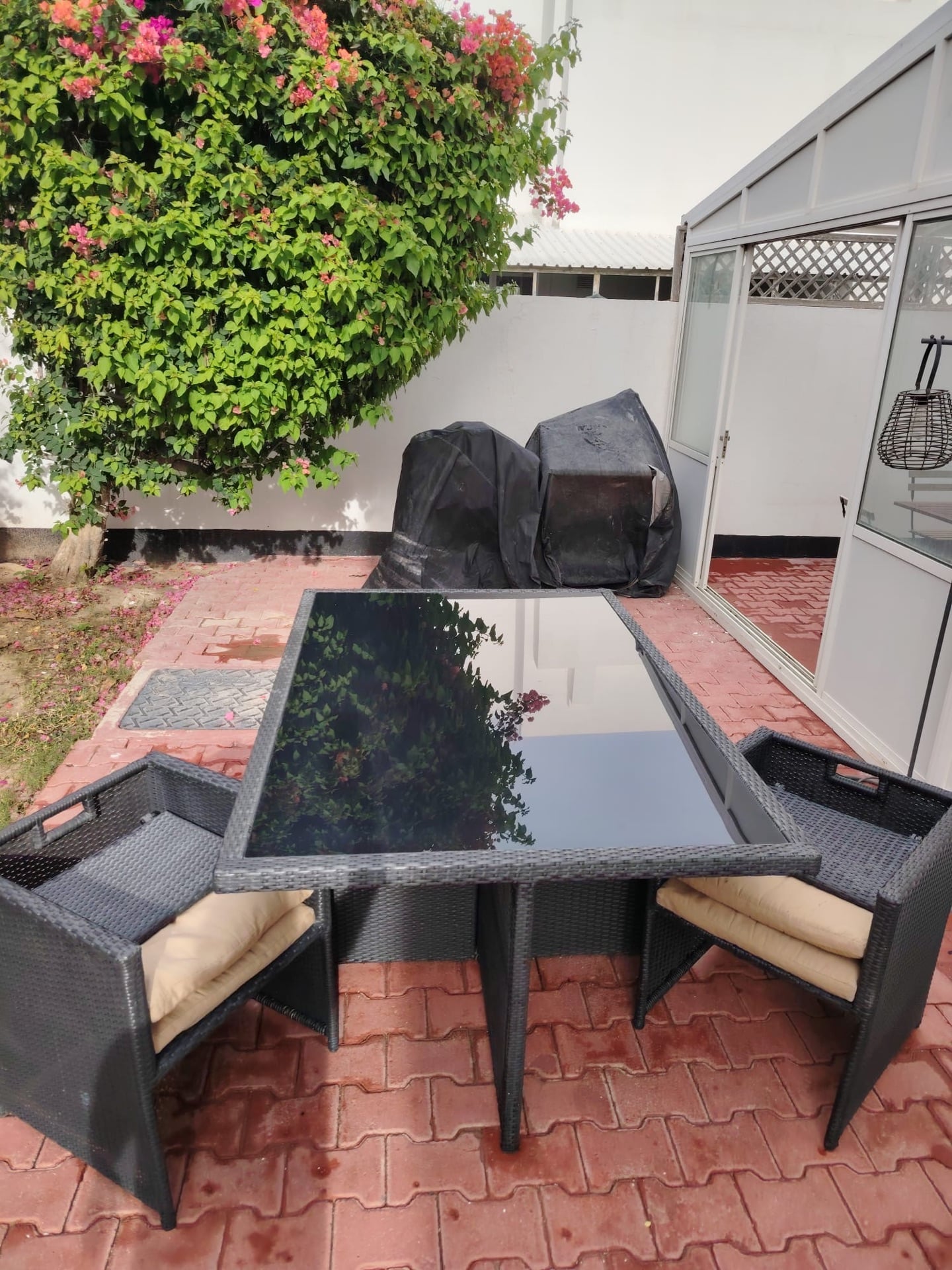Garden table with 6 chairs - Image 4