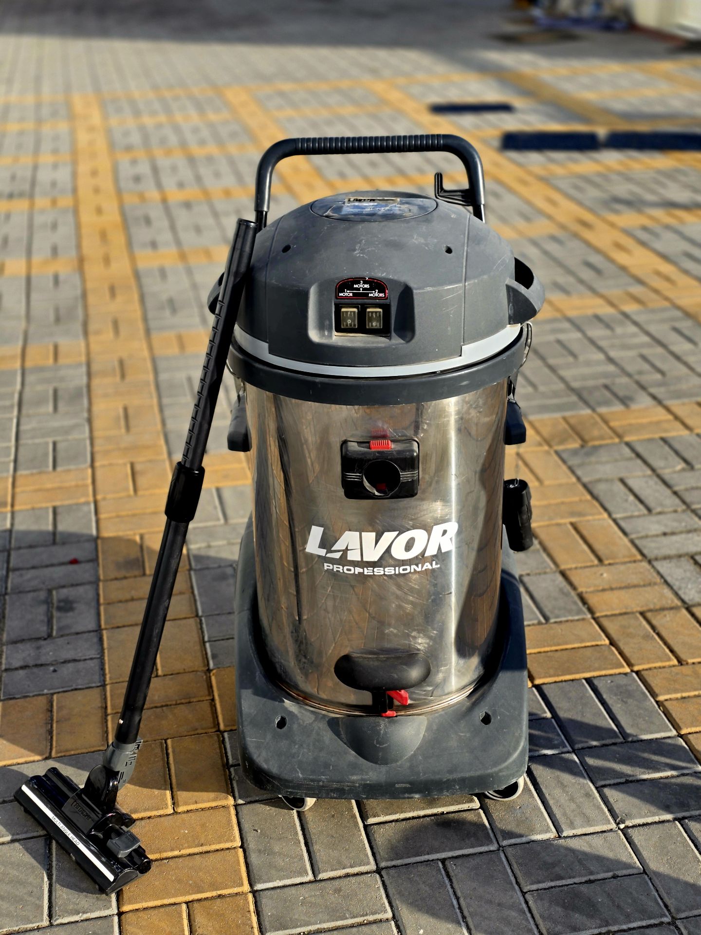 Wet and dry Vacuum Cleaner  - Image 3