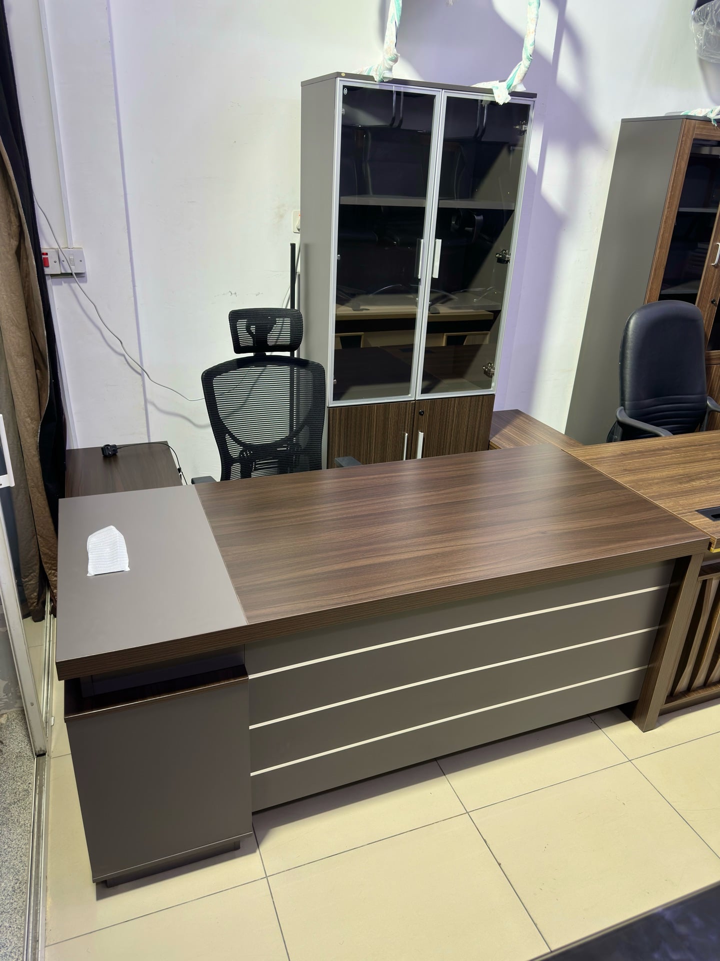 Used Office Furniture Sale Call — 33087737 - Image 4