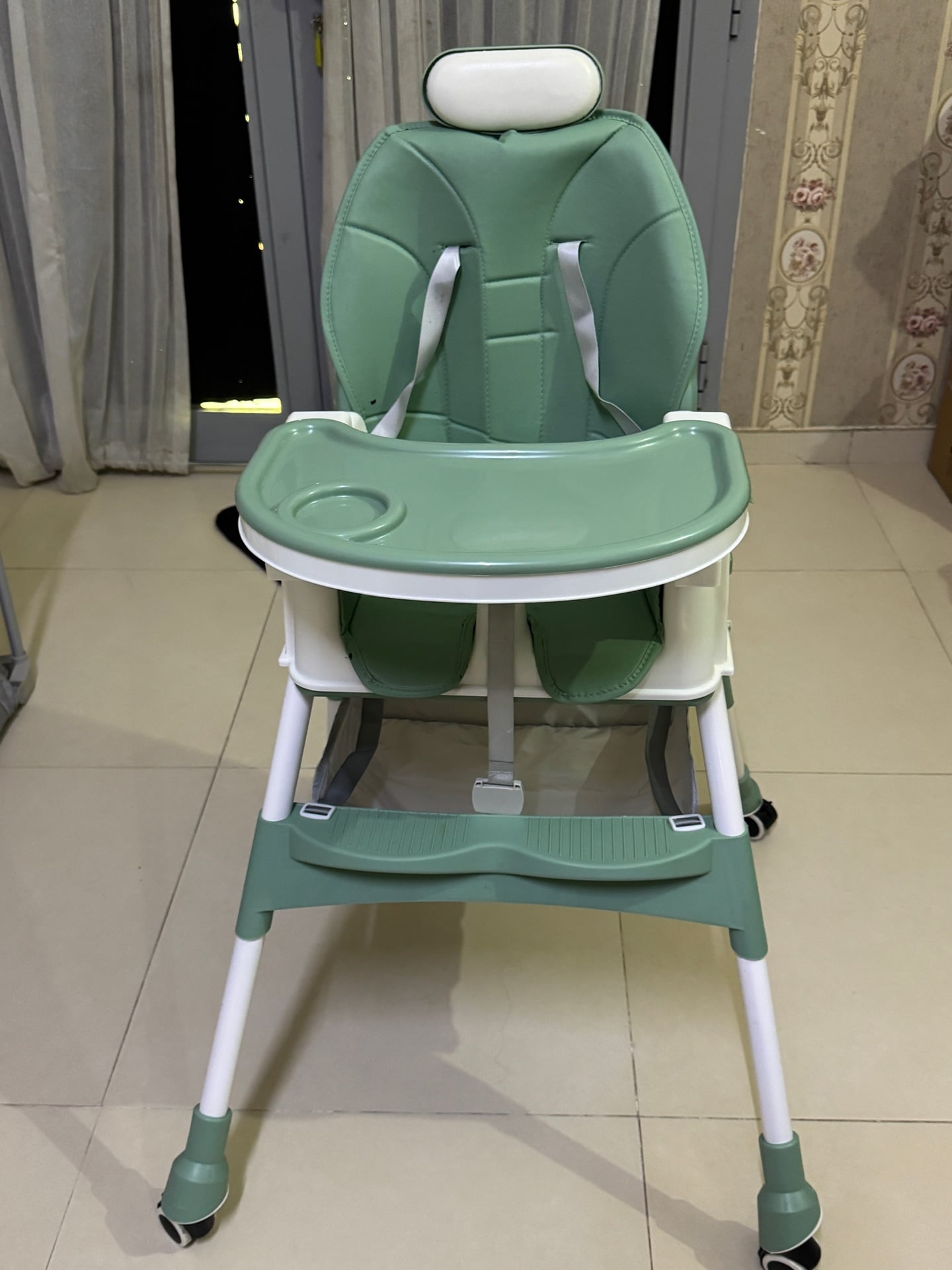 Feeding chair - Image 2