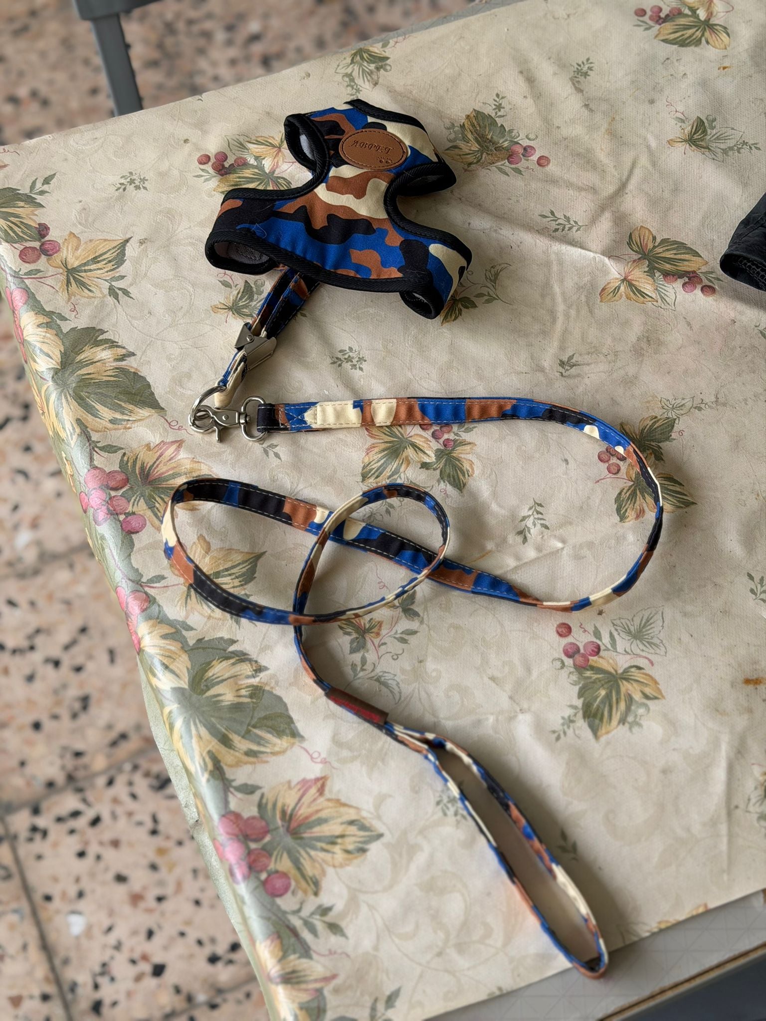 CAT HOUSE, DOG LEASH, CAT CLOTH AND ACCOSARRIES FOR GIVEAWAY SALE  - Image 9