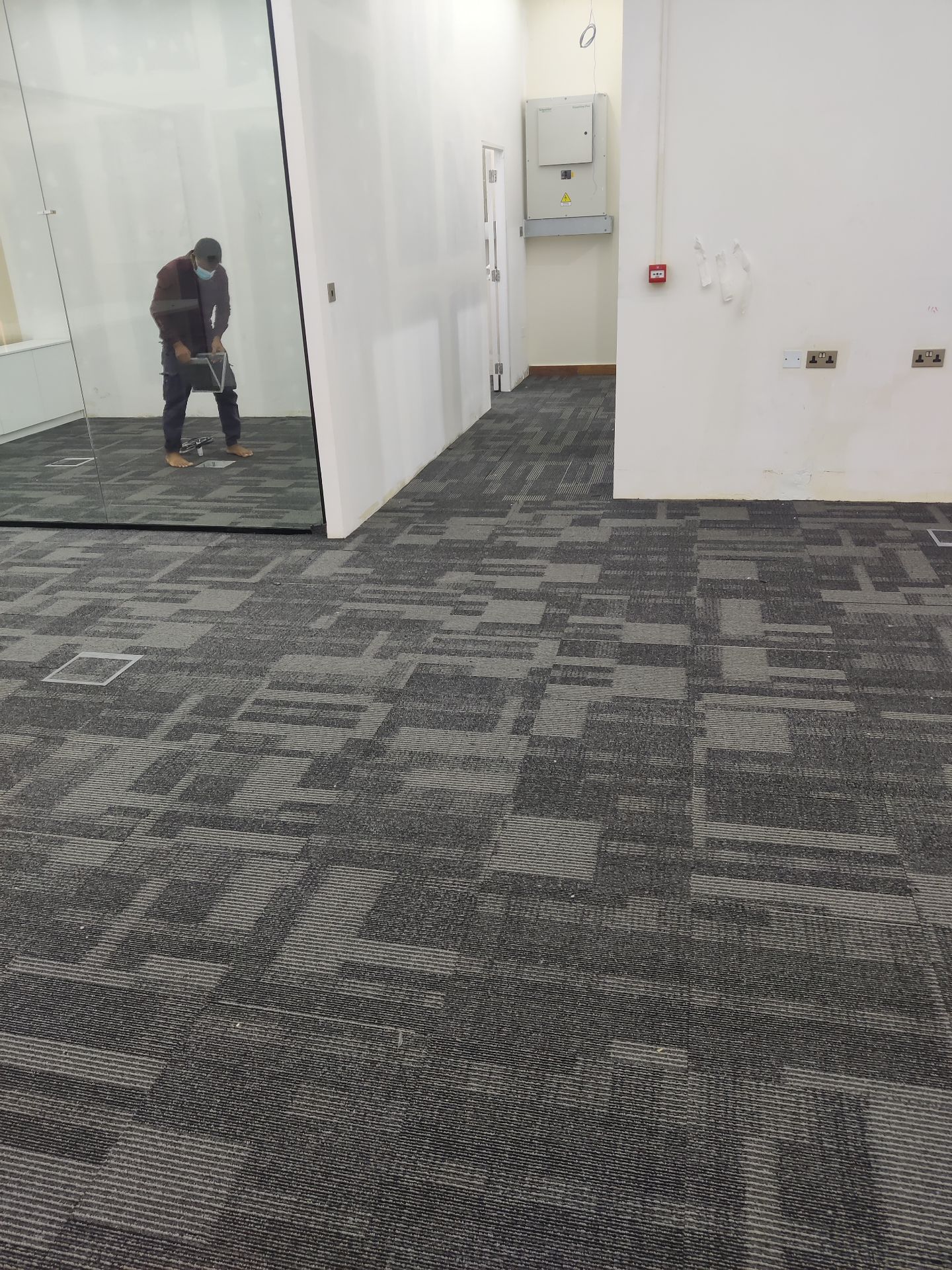 Tiles Carpet for Office - Image 3