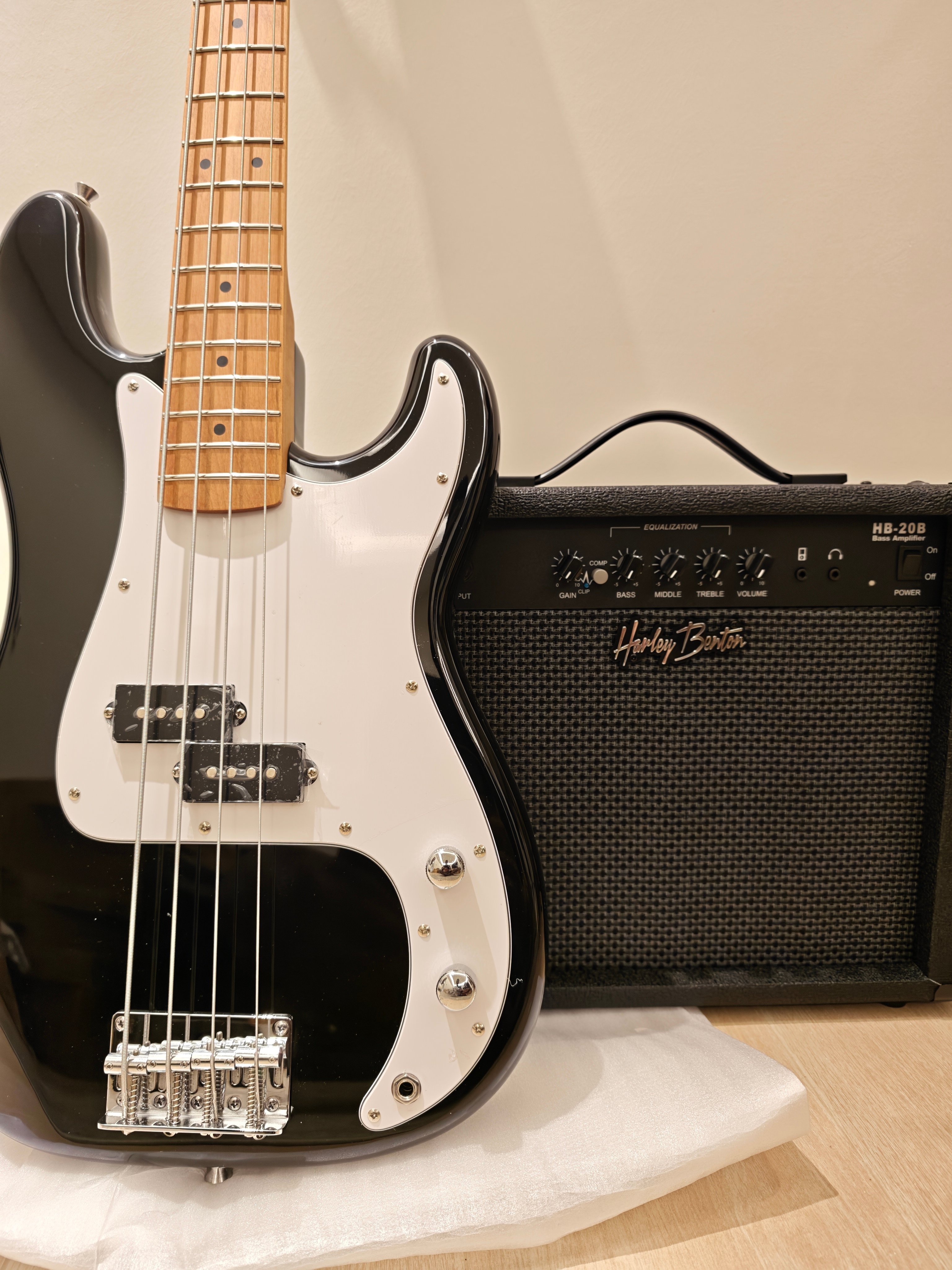 P Bass guitar and Amplifier - Image 2